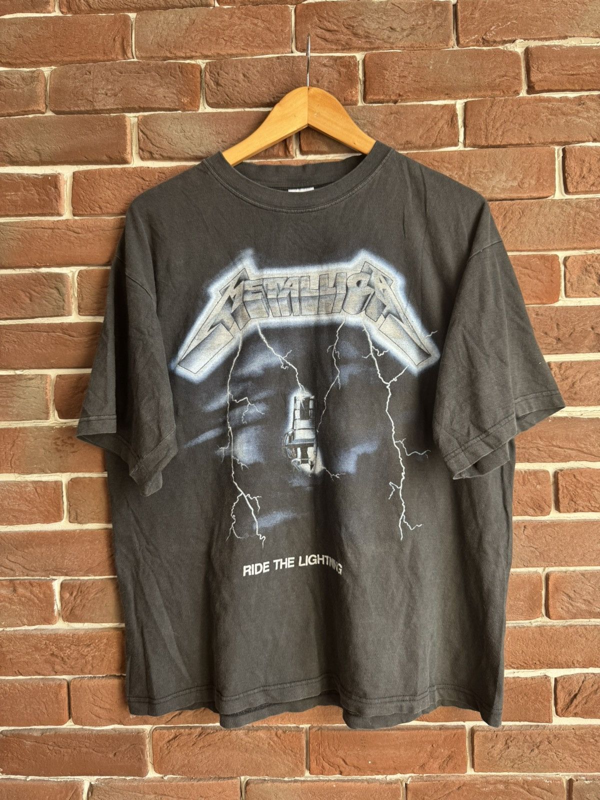 Band Tees Metallica Ride The Lightning Metal Band 90s Vintage T-Shirt Size US L / EU 52-54 / 3 - 1 Thumbnail