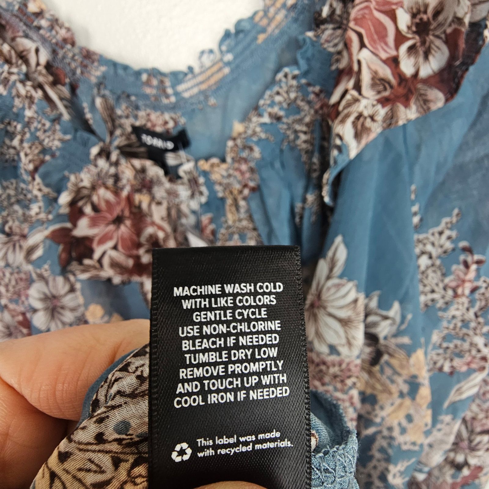 Corridor Torrid Off Shoulder Ruffle Top Size 3X Sheer Floral Crinkle Size 3XL / US 20-22 - 11 Thumbnail