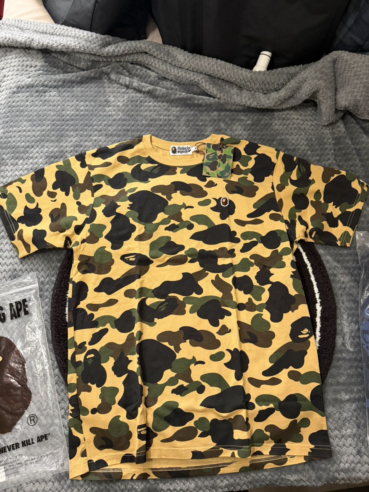 Bape Bape Yellow Camo One point Tee size XL Small defect Size US XL / EU 56 / 4 - 3 Thumbnail