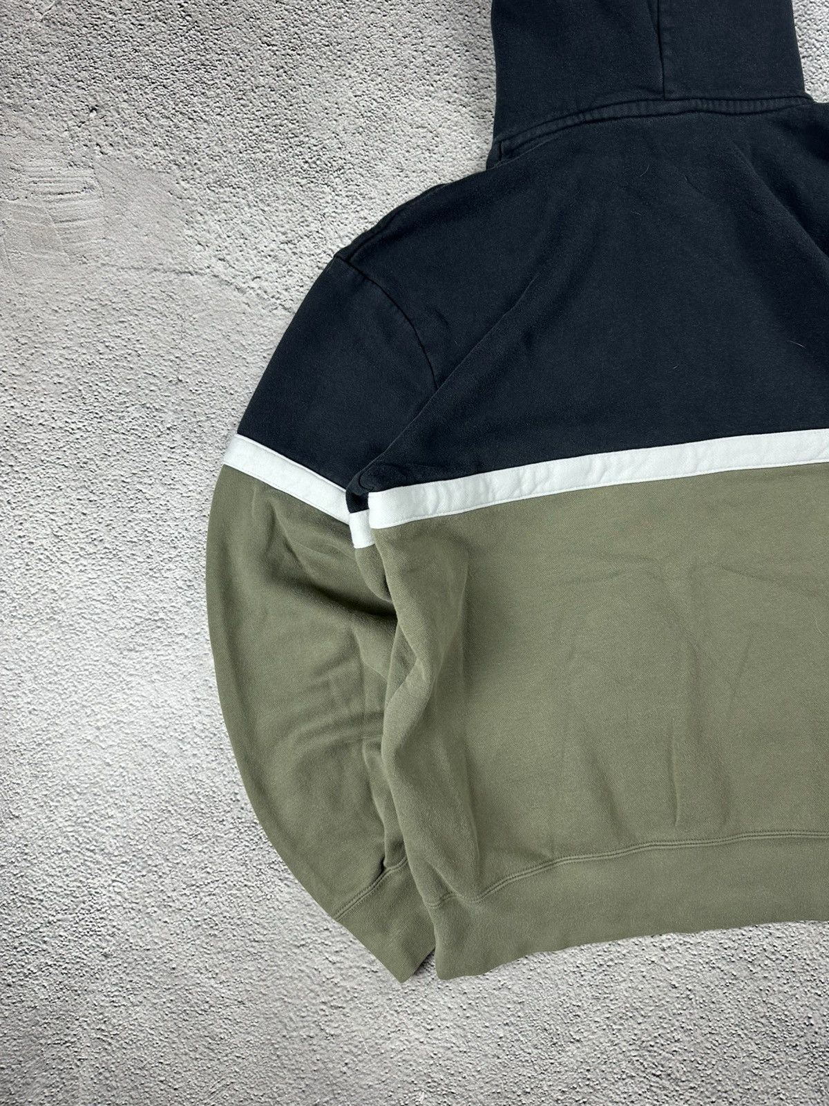 Nike Vintage Nike Hoodie Faded Y2K Sportwear Style Size L Size US L / EU 52-54 / 3 - 6 Thumbnail
