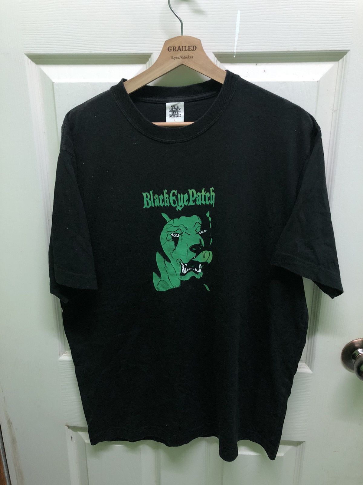 Japanese Brand Vintage Black Eye Patch Concrete Shirt Tee Size US L / EU 52-54 / 3 - 1 Thumbnail