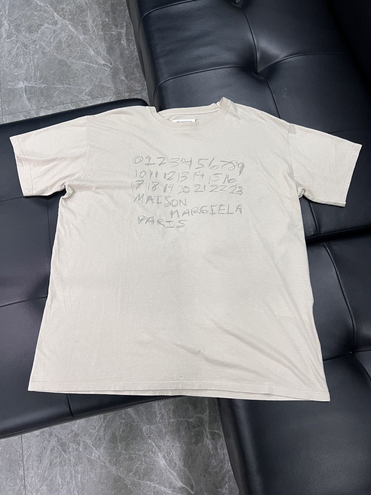 Maison Margiela Maison Margiela SS26 Graffiti Logo T-Shirt Size US XL / EU 56 / 4 - 1 Thumbnail