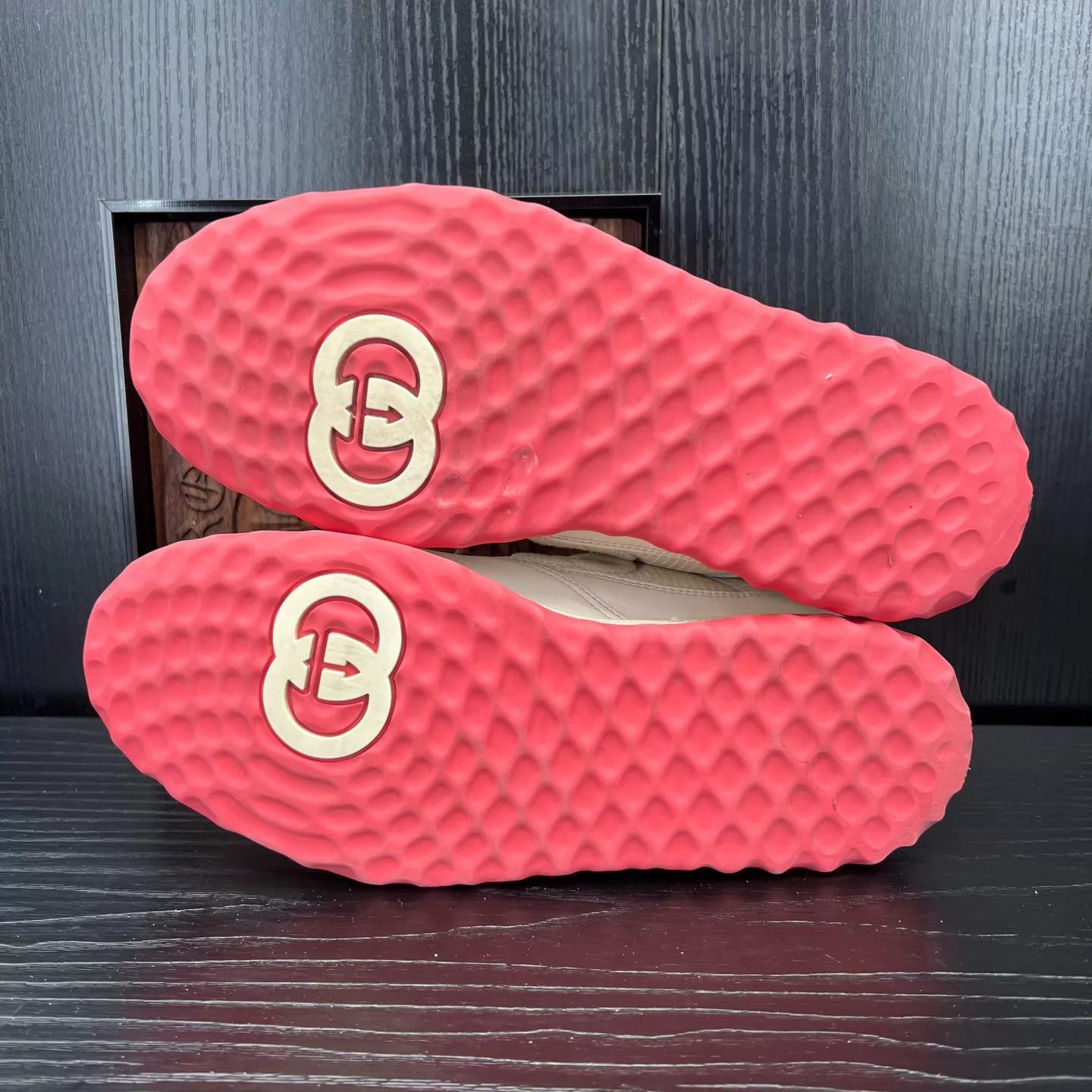 Gucci Gucci Mac80 Pink White 38 Near New Box & Accs Size US 7.5 / IT 37.5 - 5 Thumbnail