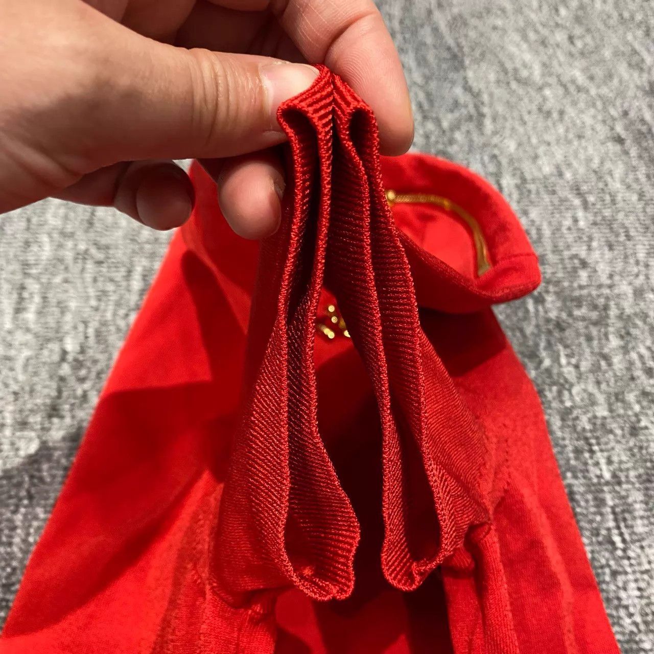 Louis Vuitton LV Valentine’s Red Lipstick Heart Knit L 95new Size L / US 10 / IT 46 - 9 Thumbnail