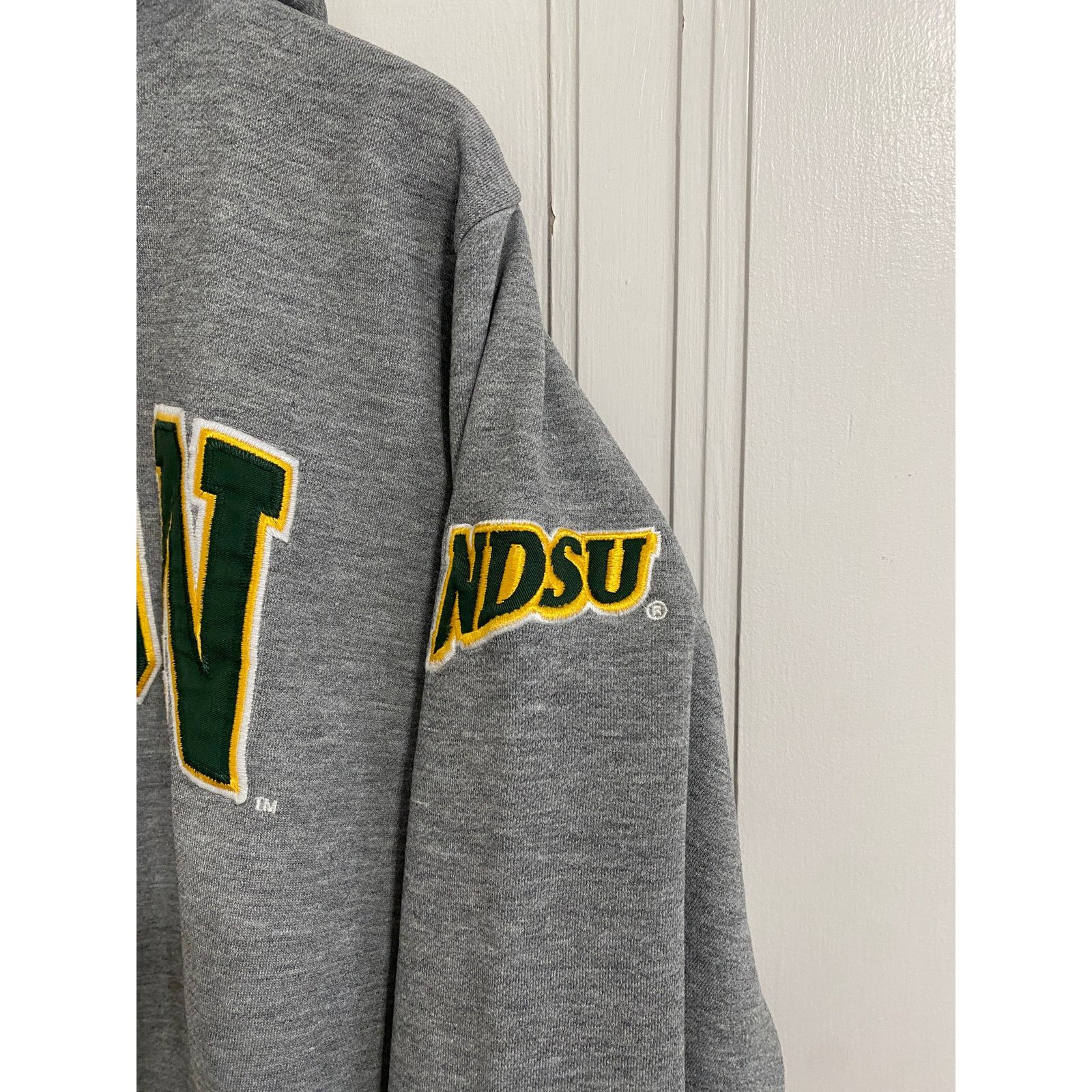 Colosseum Athletics NDSU Bison Stitched Hoodie Sweatshirt Size Medium Size US M / EU 48-50 / 2 - 3 Thumbnail