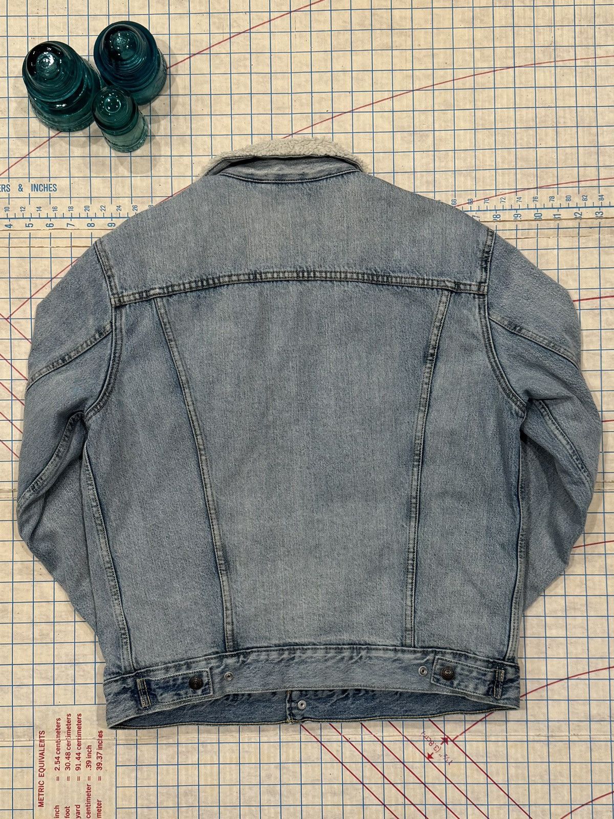 Levi's Levi’s Plaid Lined Denim Jacket Mens Size Medium Light Wash Size US M / EU 48-50 / 2 - 12 Thumbnail