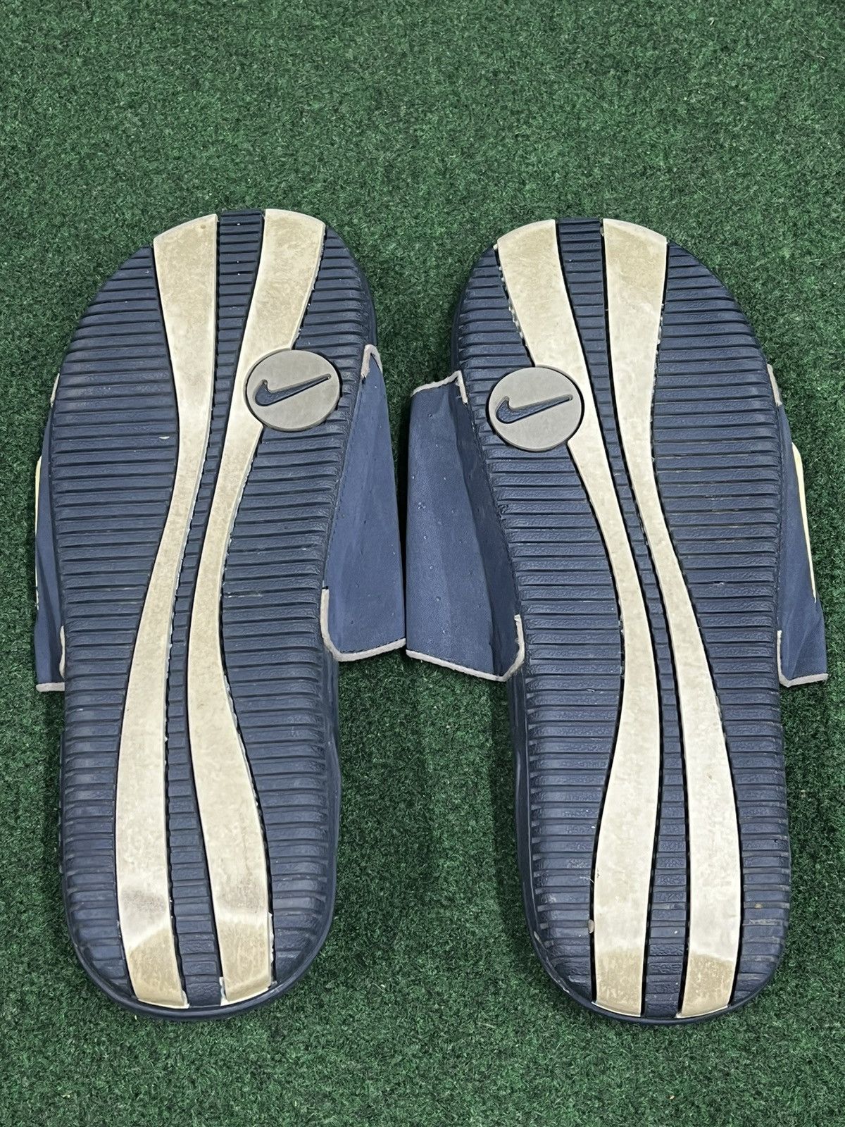 Nike Vintage Y2K Nike Swoosh Slides Size US 11 / EU 44 - 7 Thumbnail