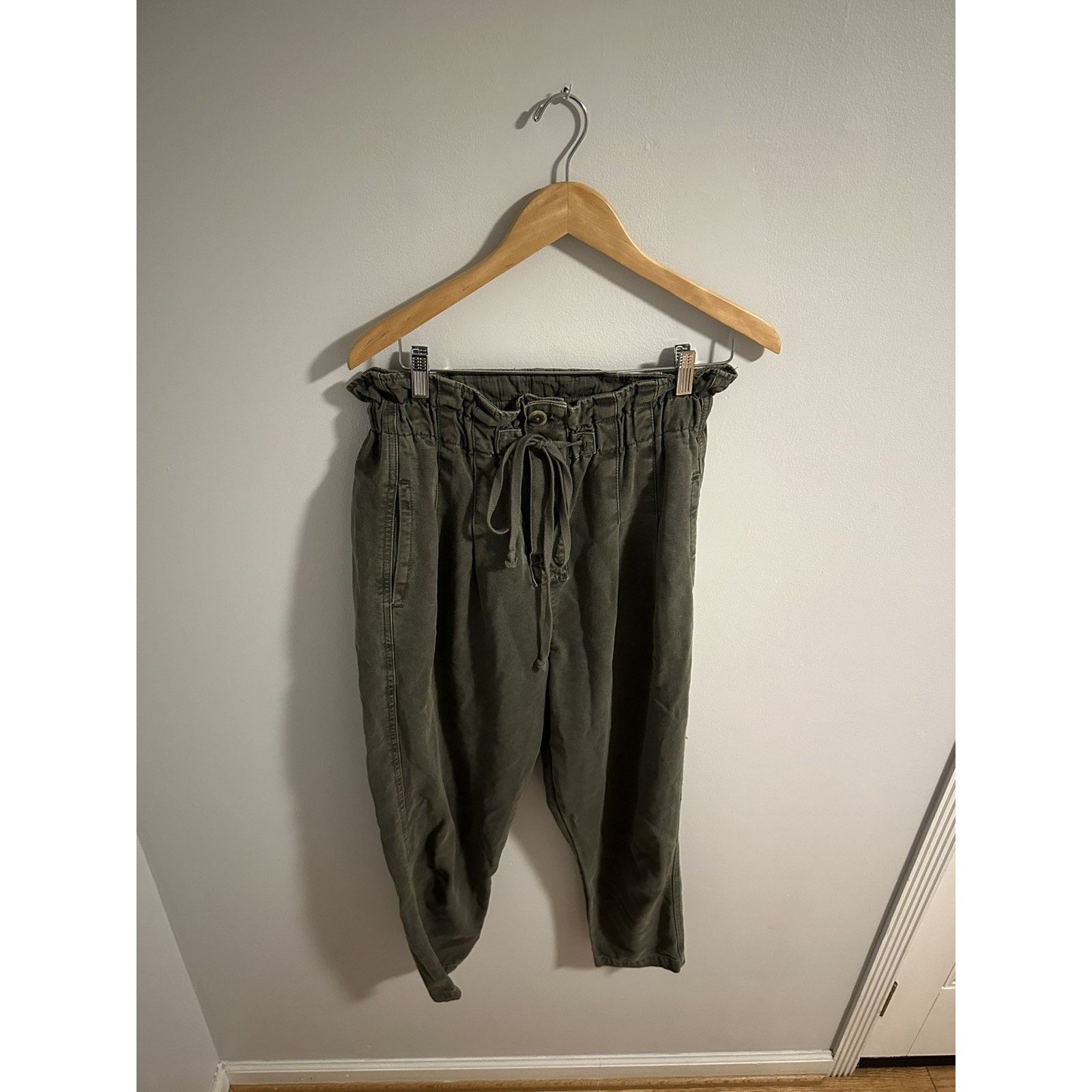 Free People Free People Womens S High-Waisted Olive Green Paperbag Pant Size 27" / US 4 / IT 40 - 2 Thumbnail