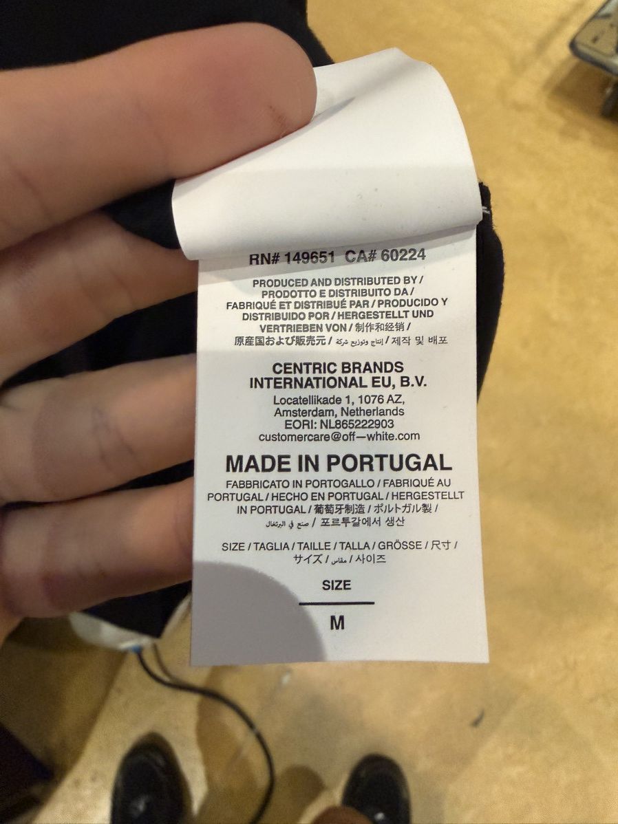 Off-White Size M - Off-White Classic Logo T-Shirt Black/Yellow Size US M / EU 48-50 / 2 - 10 Thumbnail