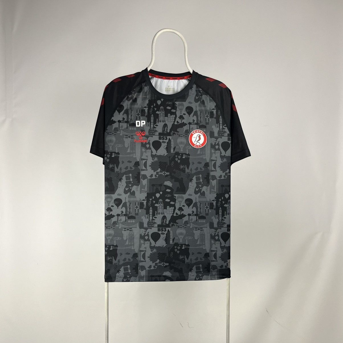 Hummel BRISTOL CITY 2020/2021 TRAINING FOOTBALL SHIRT JERSEY HUMMEL Size US L / EU 52-54 / 3 - 1 Thumbnail