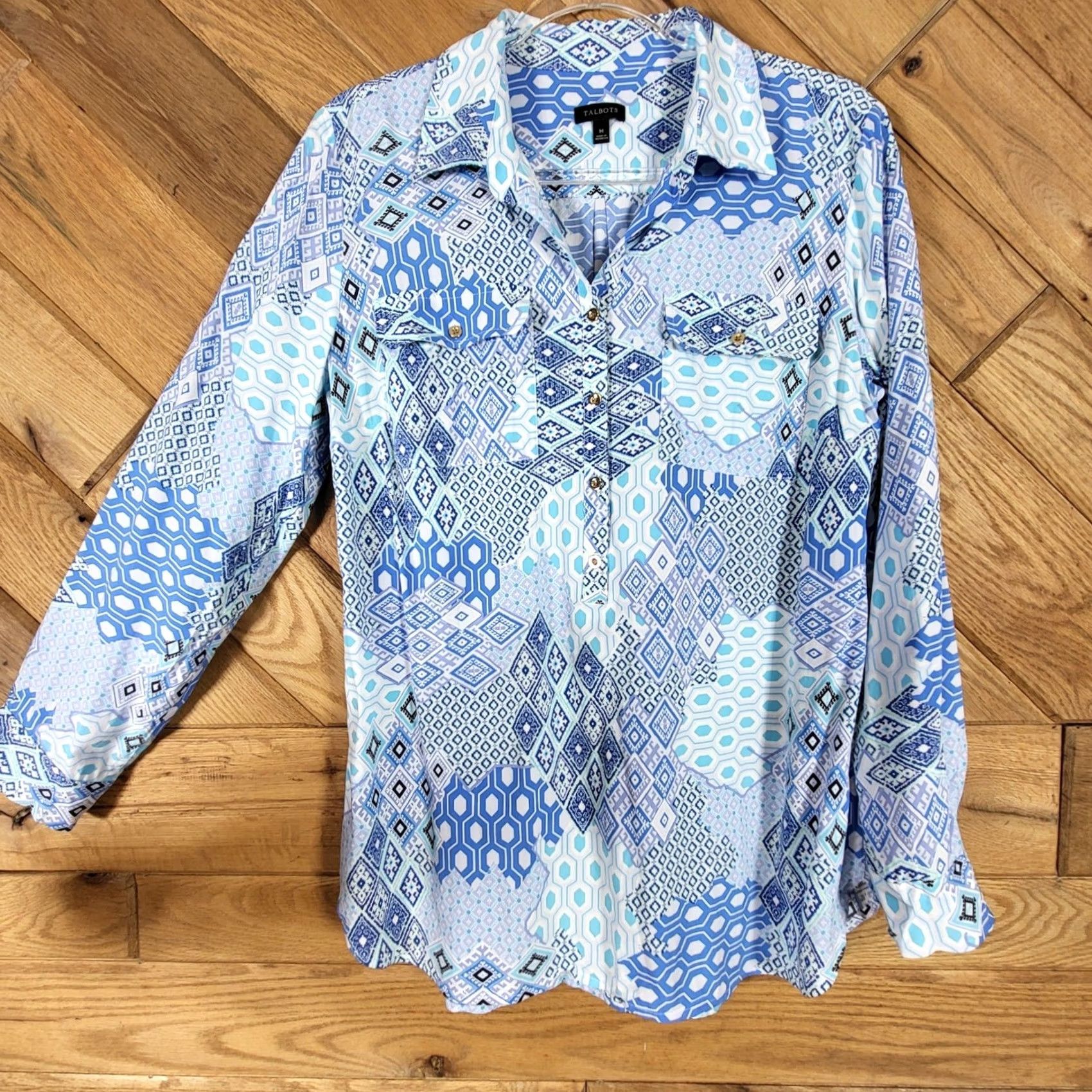 Talbots Talbots Shirt Womens Medium Blue White Geometric Tile Print Roll Down Button Tab Size M / US 6-8 / IT 42-44 - 4 Thumbnail