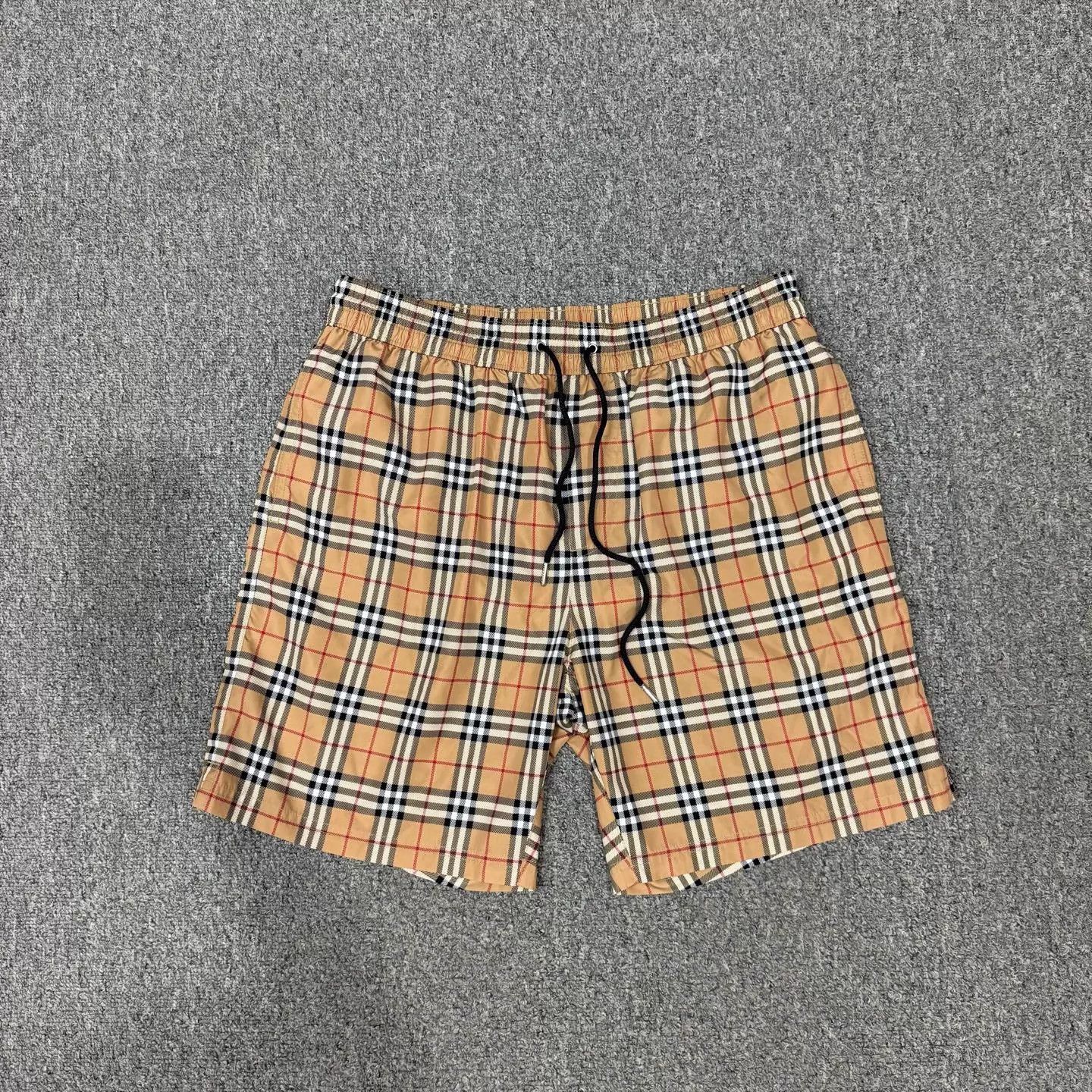 Burberry Burberry Check Shorts M 99 New Size 27" / US 4 / IT 40 - 1 Thumbnail