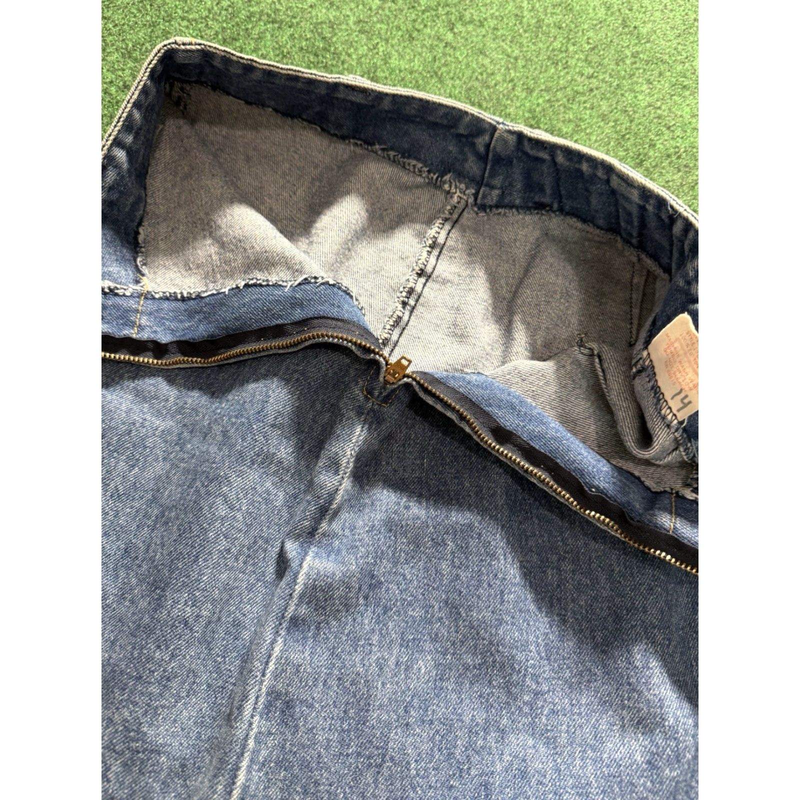 Vintage VINTAGE Bongo Skirt Women Size 7 Blue Denim Front Zip Short Cotton Button 90s Theme Size 28" / US 6 / IT 42 - 4 Thumbnail