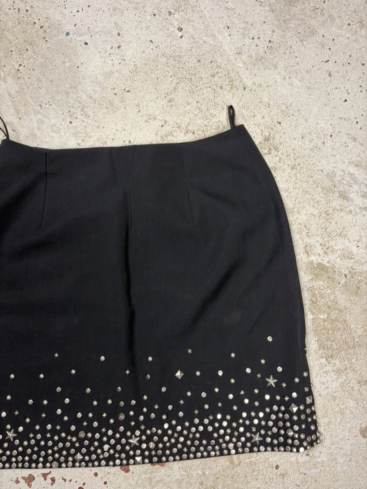 Versace Vintage 1990s Gianni Versace Wool Studs Medusa Logo Skirt Size 27" / US 4 / IT 40 - 14 Thumbnail