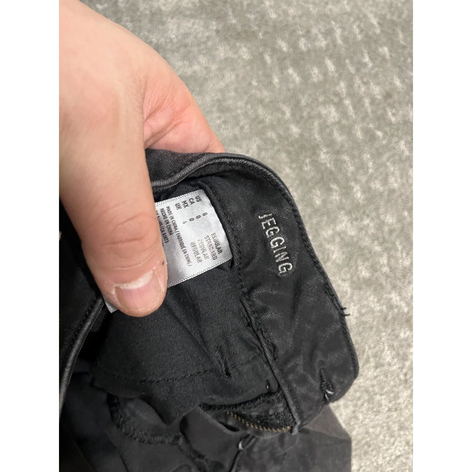 American Eagle Outfitters VINTAGE American Eagle Black Jegging Pants Women's 0 Regular Solid Distressed Stretch Denim Jeans Size 25" / US 0 / IT 36 - 7 Thumbnail