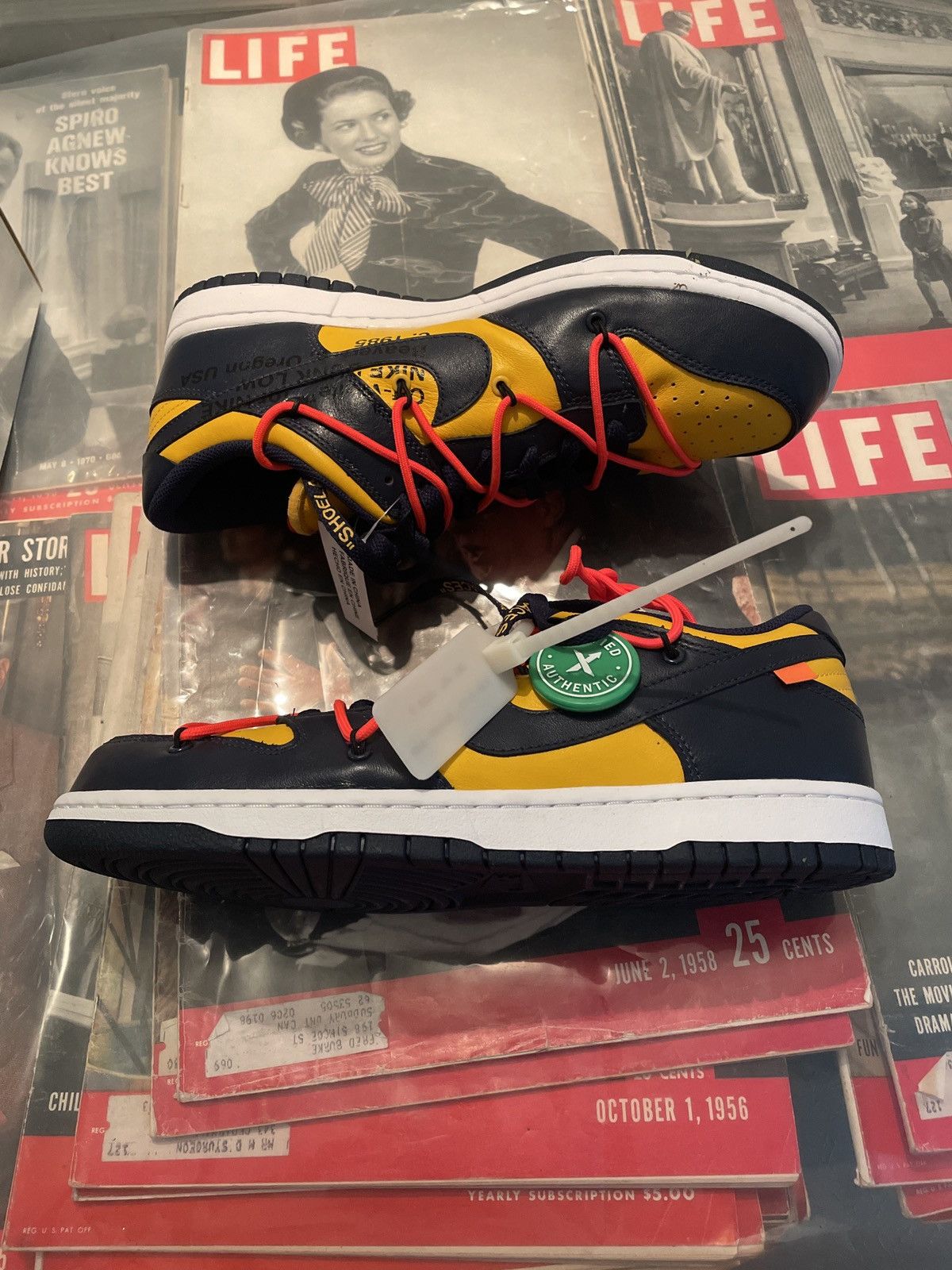 Nike × Off-White Nike Dunk Low Off-White University Gold Midnight Navy Size US 11 / EU 44 - 2 Thumbnail