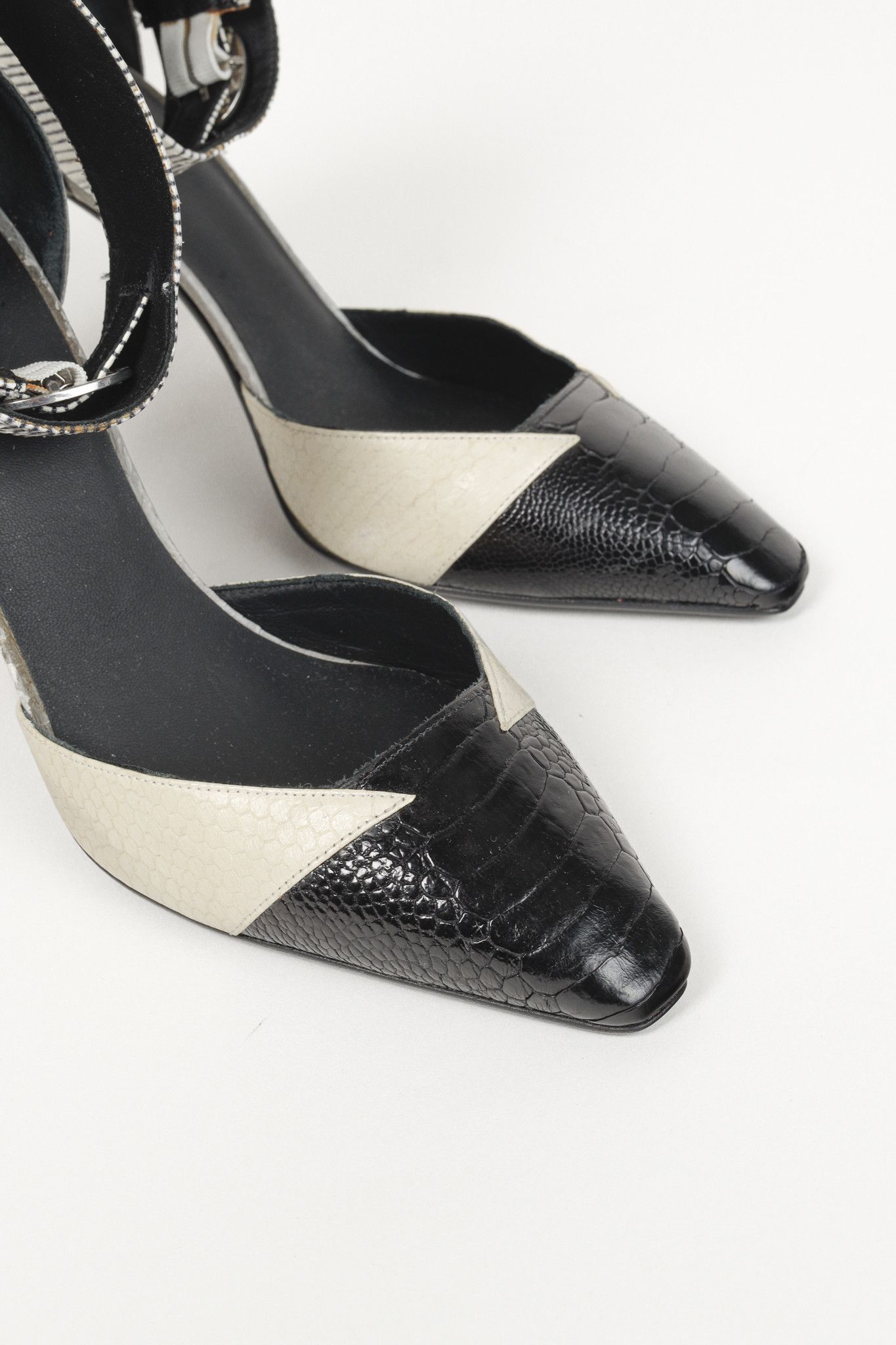 Mugler Mugler Black & White Mix-Material Strap Heels Size US 5.5 / IT 35.5 - 6 Thumbnail