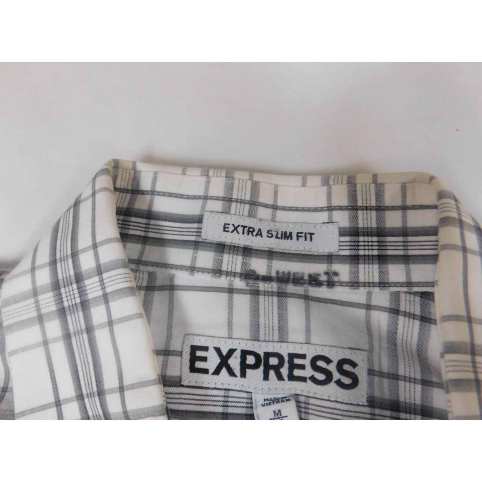 Express Express Mens Shirt Medium gray slim fit plaid Shirt Mens M Gray Plaid Slim Fit Button-Up Collared Long Sleeve Size US M / EU 48-50 / 2 - 4 Thumbnail