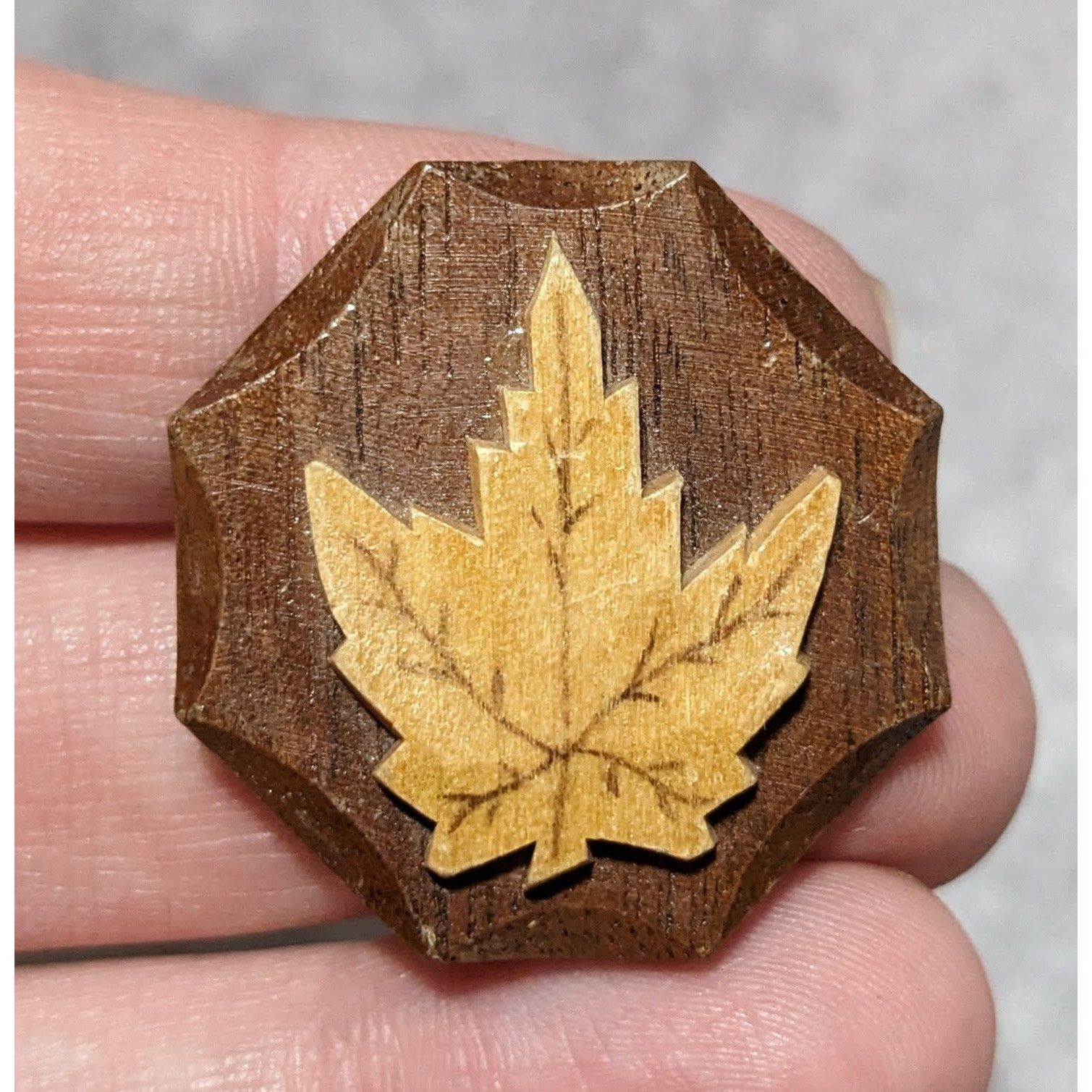 Other Vintage Wooden Hand Carved Maple Leaf Brooch Size ONE SIZE - 5 Thumbnail