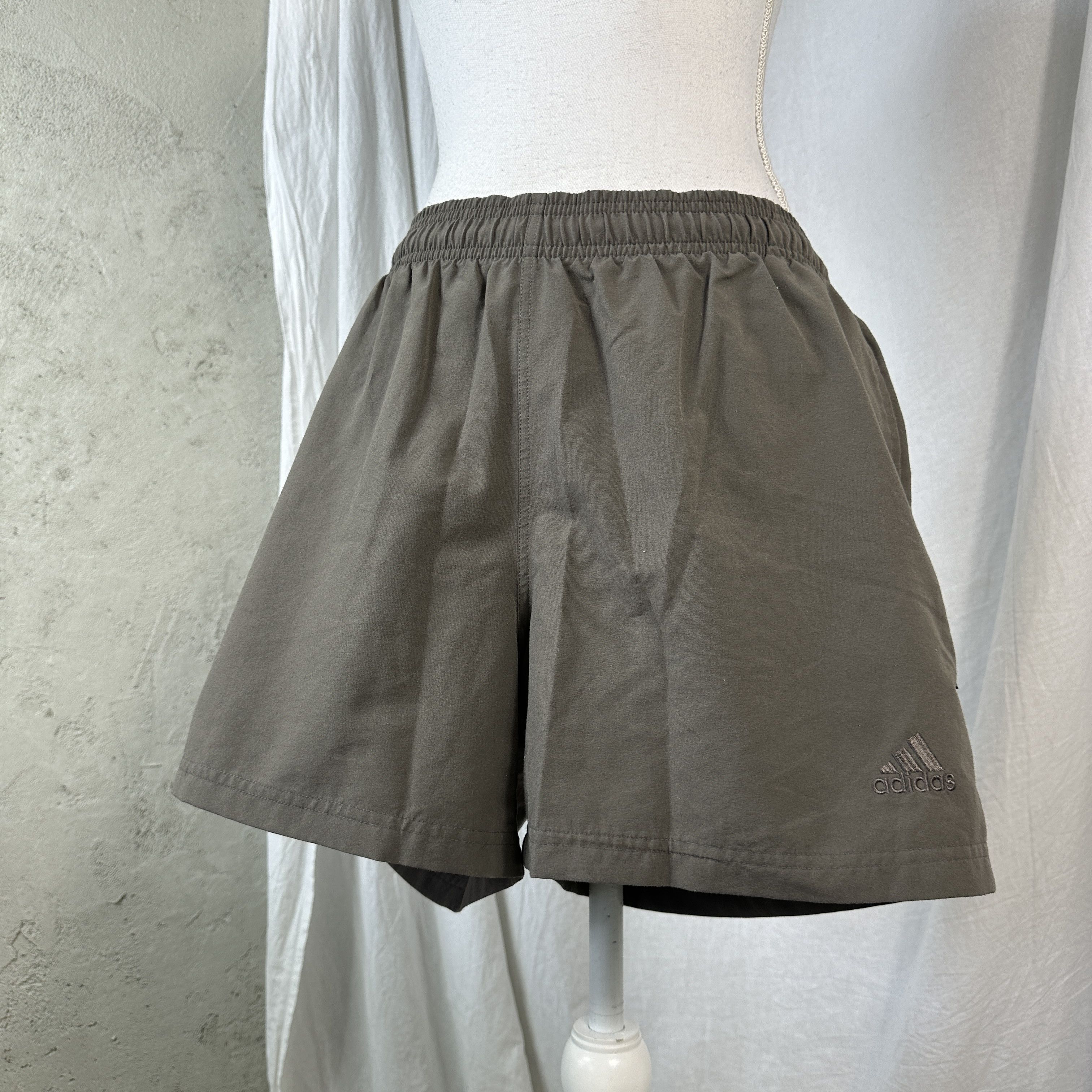 Adidas × Vintage Vintage Y2K Streetwear Sportswear Active Adidas Shorts Size US 38 / EU 54 - 5 Thumbnail