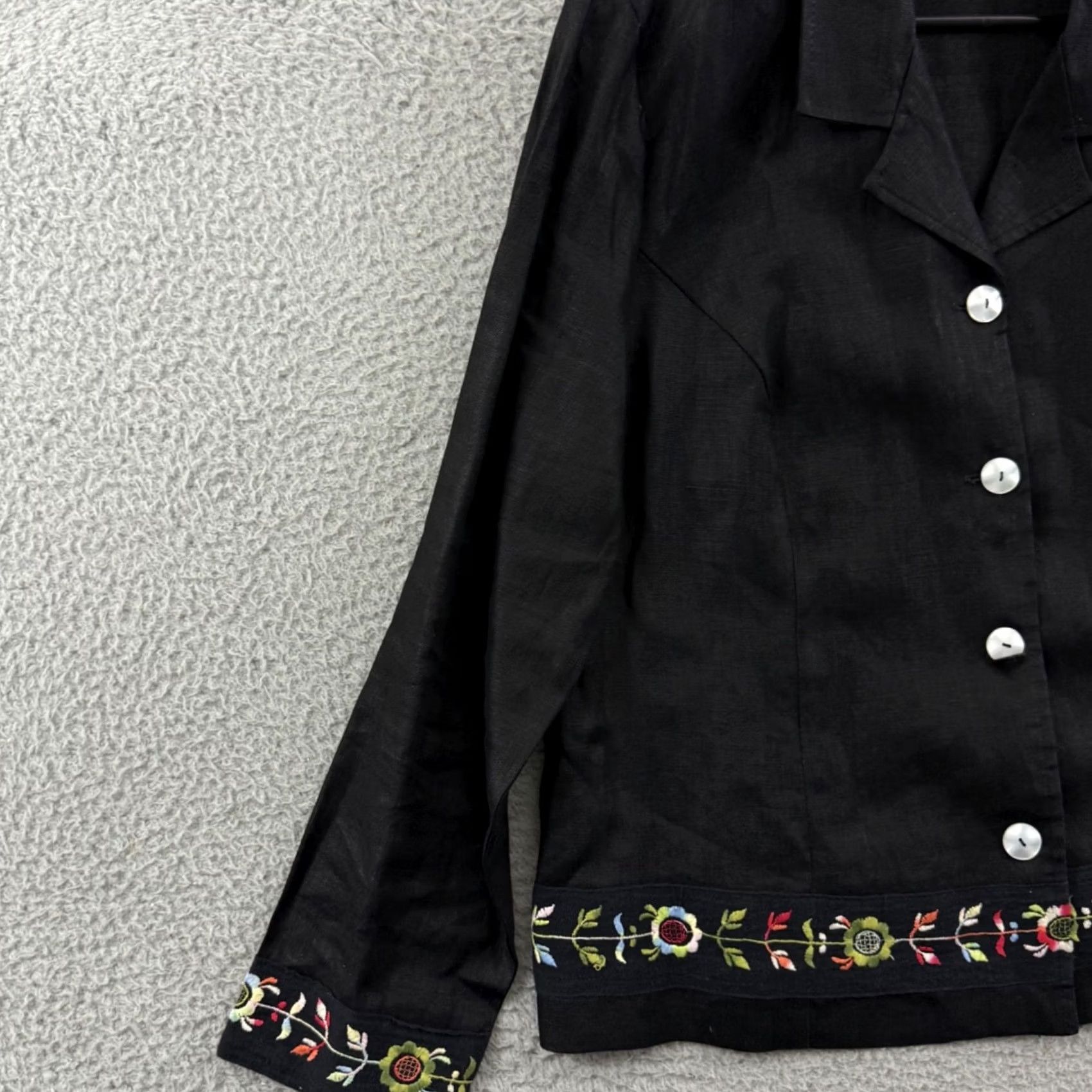 Vintage VINTAGE Clio Shirt Womens Large Black Linen Embroidered Button Boho Cottagecore Size M / US 6-8 / IT 42-44 - 4 Thumbnail