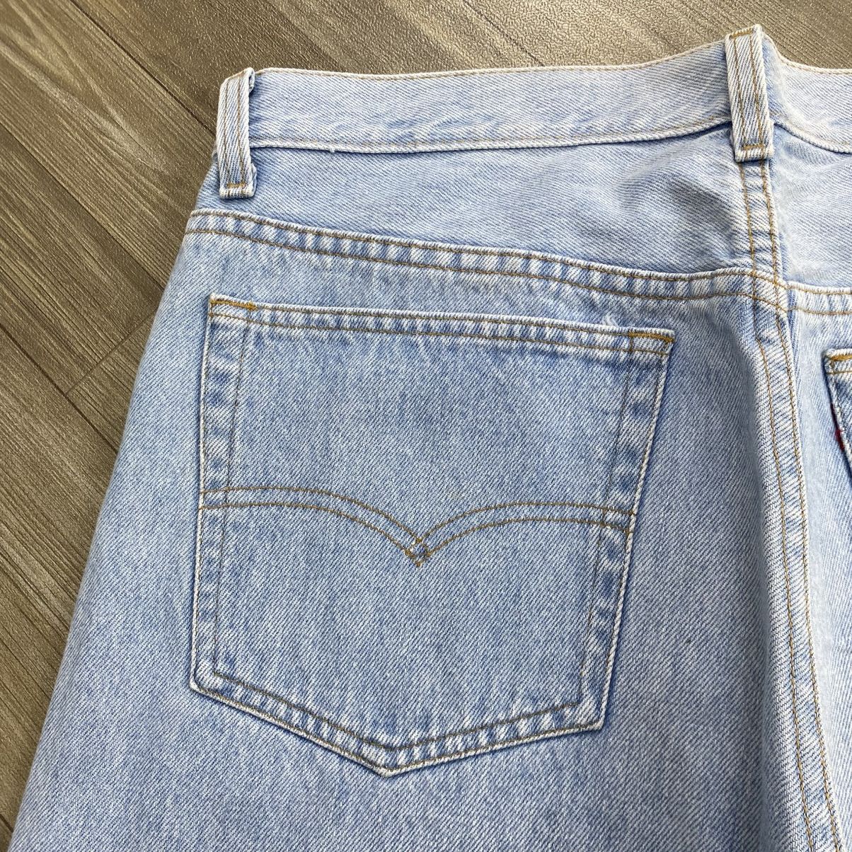 Levi's Vintage Clothing 1990s Vintage Levis 501 USA 34x36 Blue Jeans Size US 33 - 17 Thumbnail