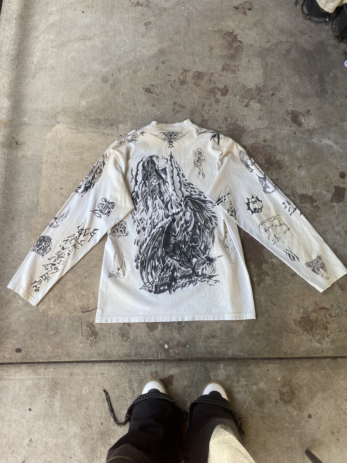 Balenciaga Balenciaga SS24 distressed tattoo long sleeve t-shirt Size US M / EU 48-50 / 2 - 1 Thumbnail