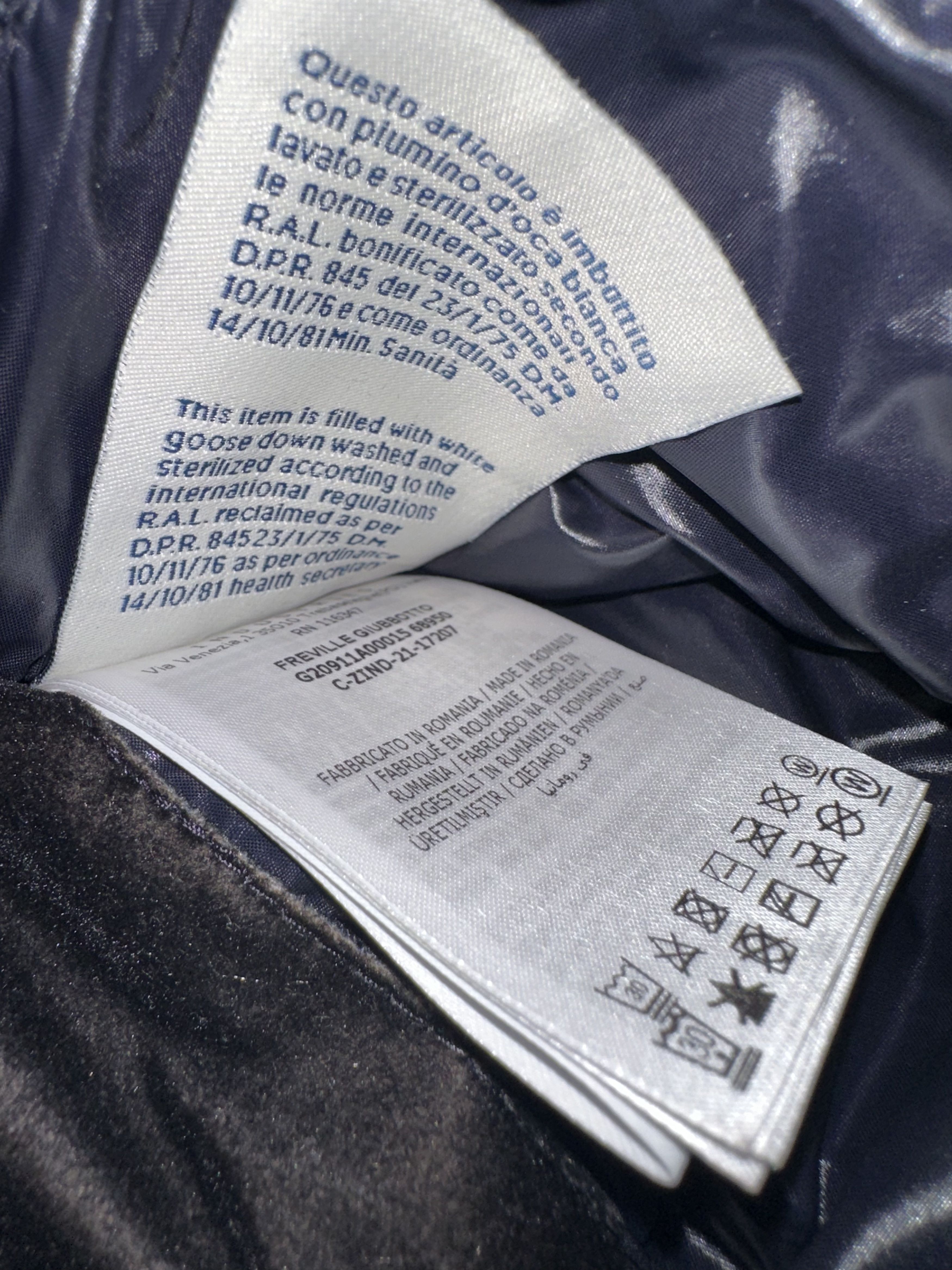 Moncler Moncler FREVILLE Reversible Down Jacket – LeBon Marché Paris Size US L / EU 52-54 / 3 - 11 Thumbnail