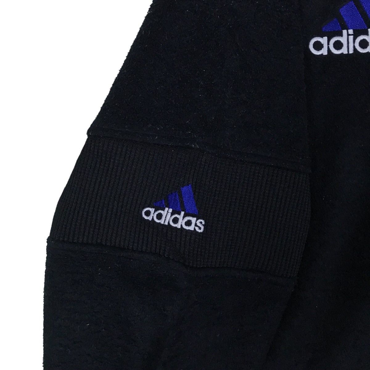 Adidas Adidas Mini Logo V Neck Pullover Jumper Sweatshirt Size US L / EU 52-54 / 3 - 5 Thumbnail