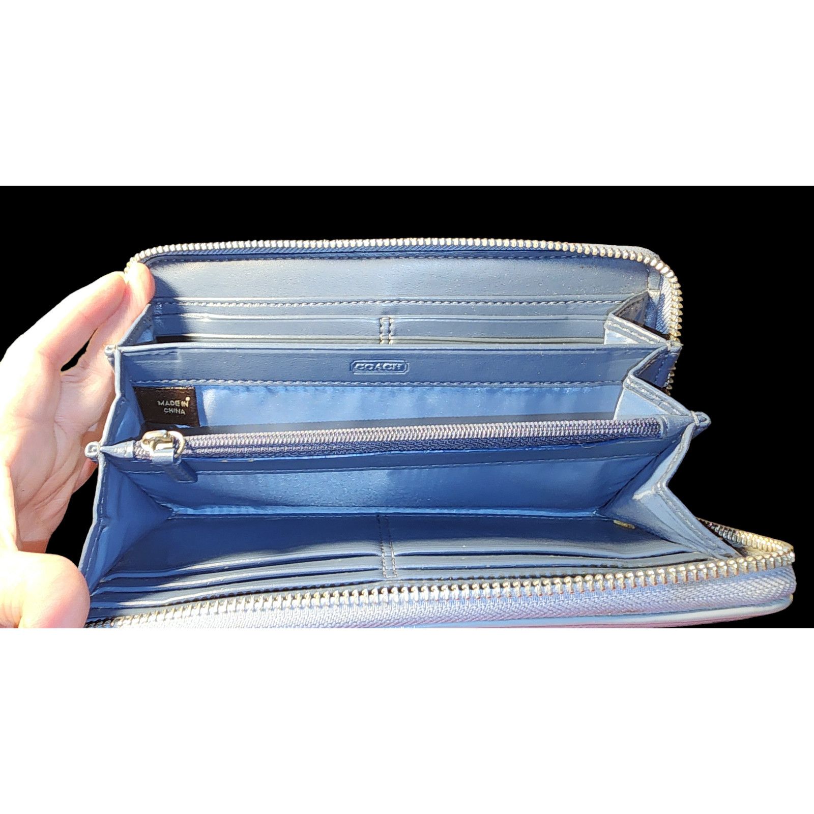 Coach Coach jacquard, patent leather, zip style clutch wallet Size ONE SIZE - 3 Thumbnail