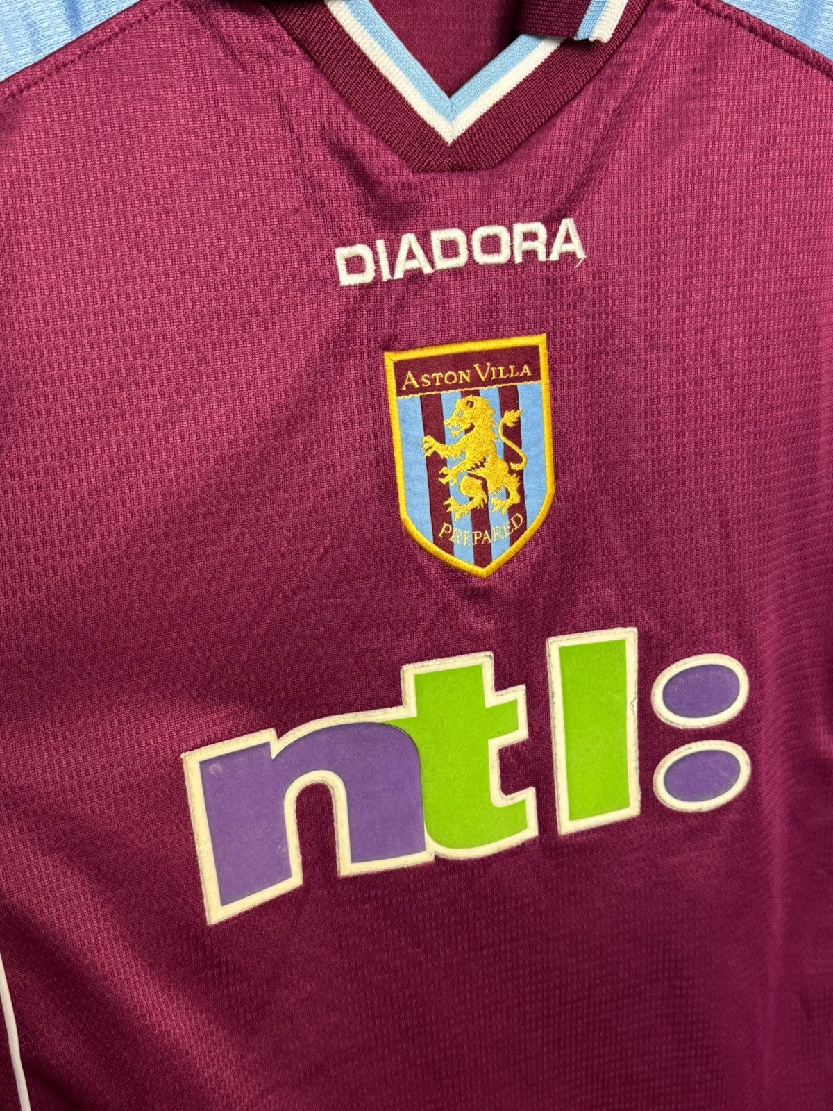 Diadora Aston Villa 00/01 Home Football Jersey Size US M / EU 48-50 / 2 - 3 Thumbnail