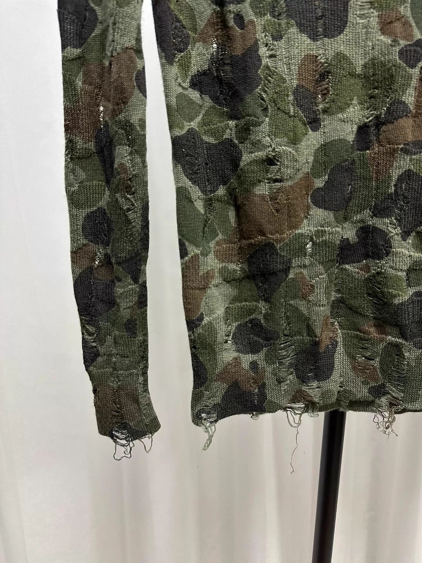 Junya Watanabe Junya Watanabe Distressed Camo Wool Knit M Size XS / US 0-2 / IT 36-38 - 3 Thumbnail