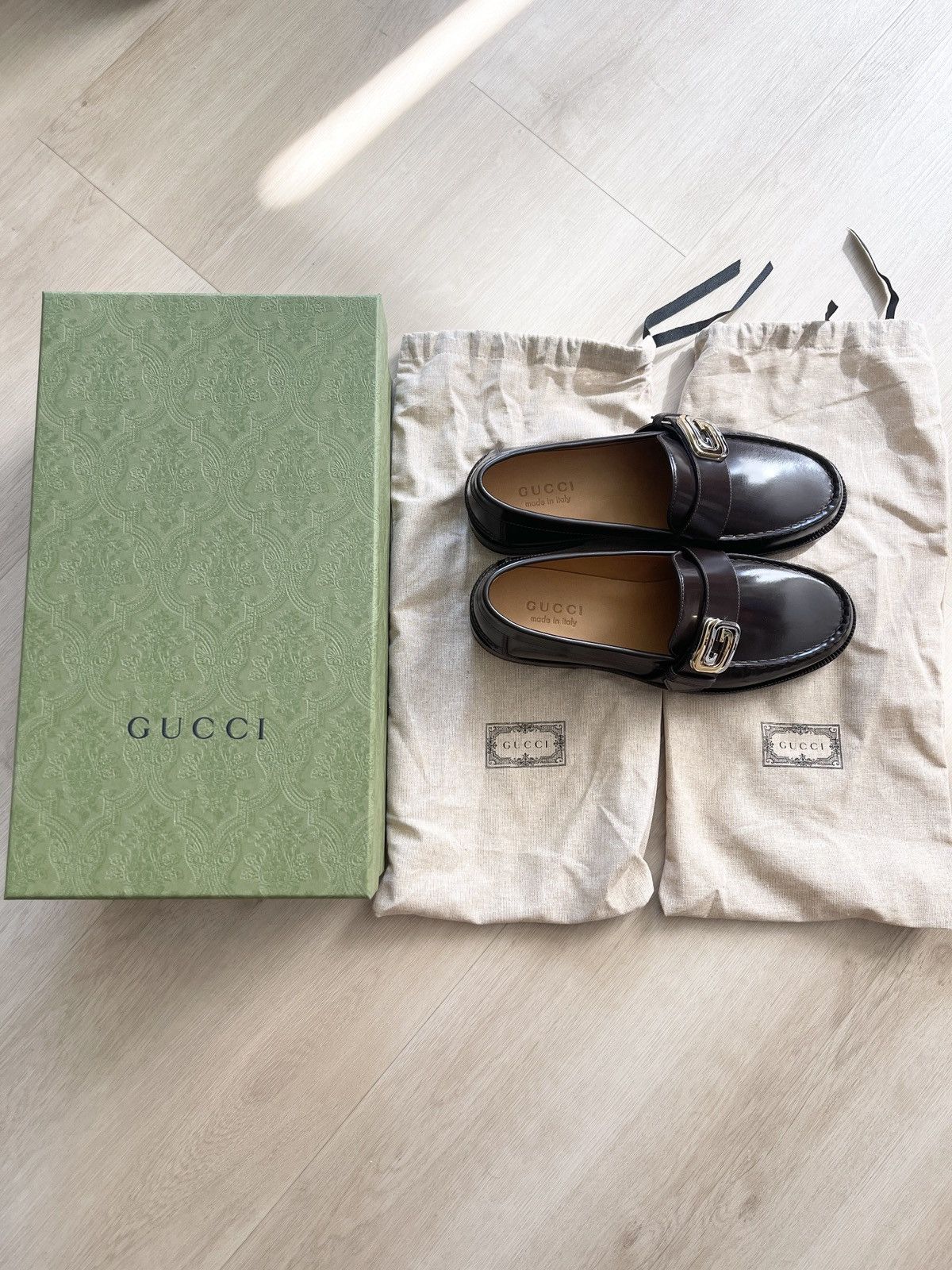 Gucci STEAL! Gucci Logo Plague Leather Loafers Size US 7 / EU 40 - 3 Thumbnail