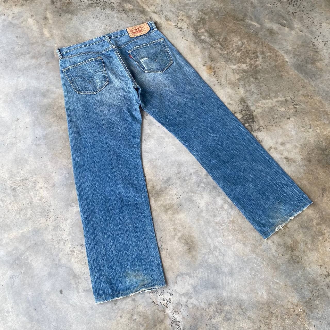 Levi's Vintage Clothing W35X32 VINTAGE LEVIS 501 JAPAN CLAWMARK DISTRESSED DENIM Size US 35 - 9 Thumbnail