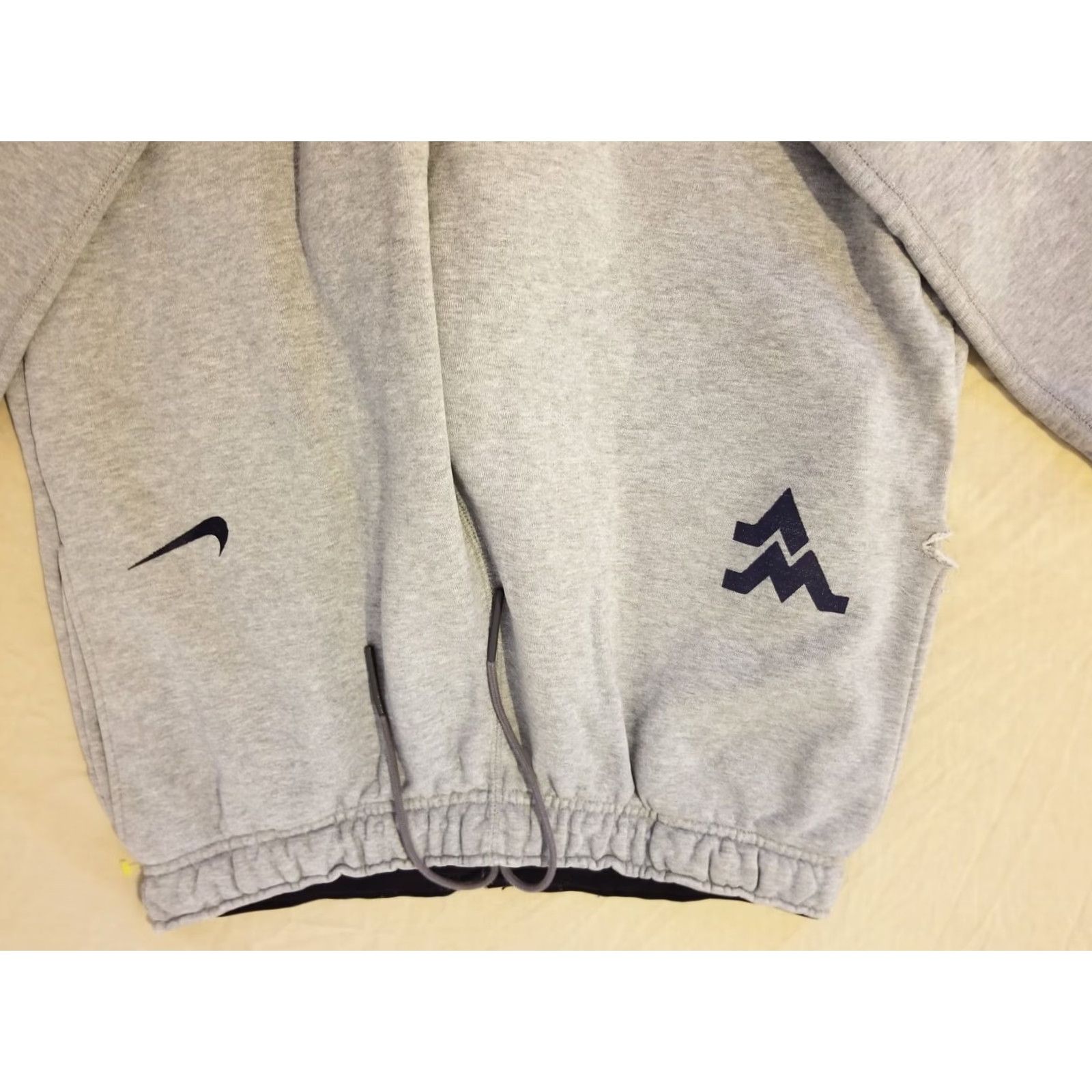 Nike VINTAGE Mens Nike West Virginia Mountaineer Pants L Gray Athletic Jogger Mens Size US 33 - 6 Thumbnail