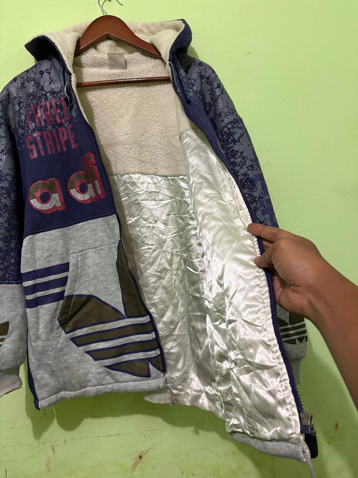 Adidas Vintage Adidas Zipper jacket With hoodies Big Logo Design Size US M / EU 48-50 / 2 - 5 Thumbnail