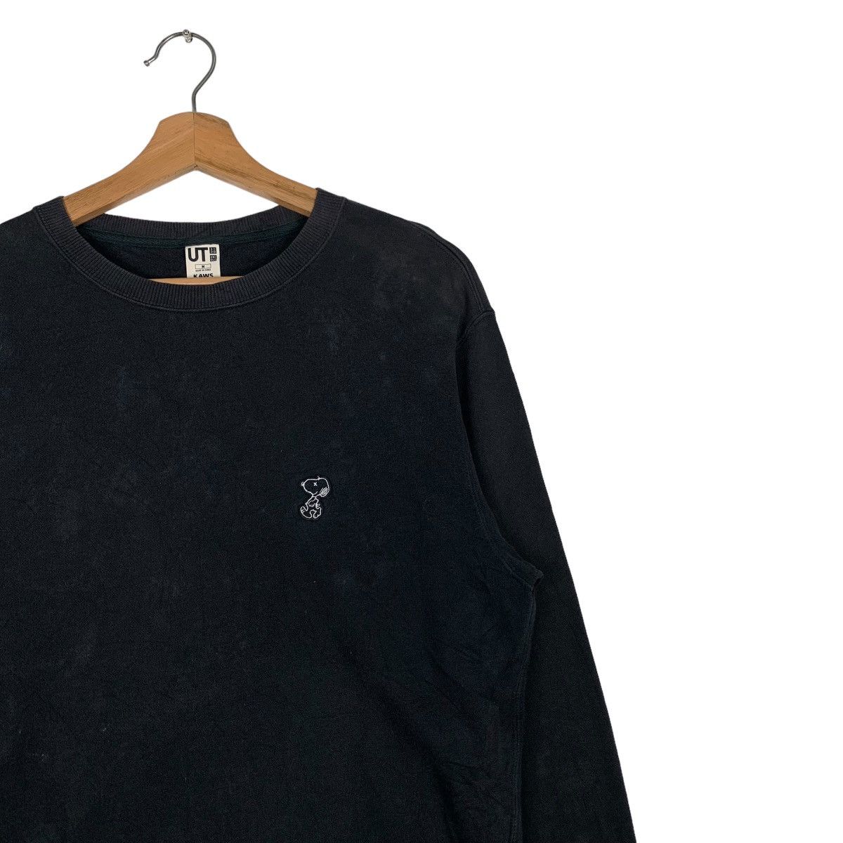 Kaws × Peanuts × Uniqlo UT X KAWS X PEANUTS SMALL LOGO SWEATSHIRTS #0715-C33 Size US M / EU 48-50 / 2 - 4 Thumbnail
