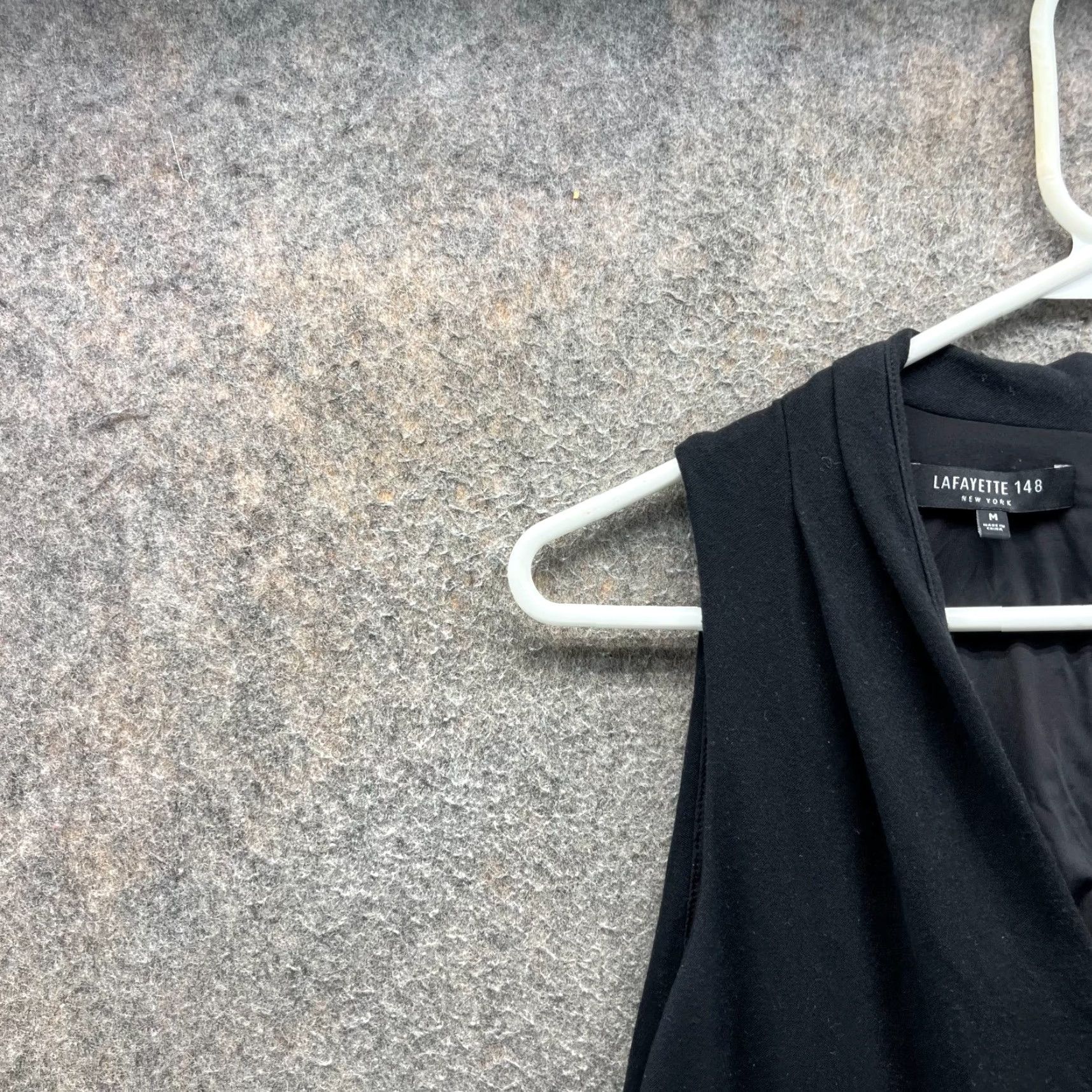 Vintage VINTAGE? No. Lafayette 148 New York Jumpsuit Womens Medium Black Sleeveless V-Neck Wide Leg Size 32" / US 10 / IT 46 - 7 Thumbnail