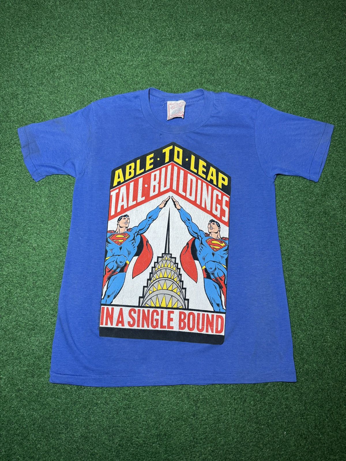 Vintage Superman 80s Vintage DC Comics Leap Tall Buildings T Shirt Size US M / EU 48-50 / 2 - 1 Thumbnail