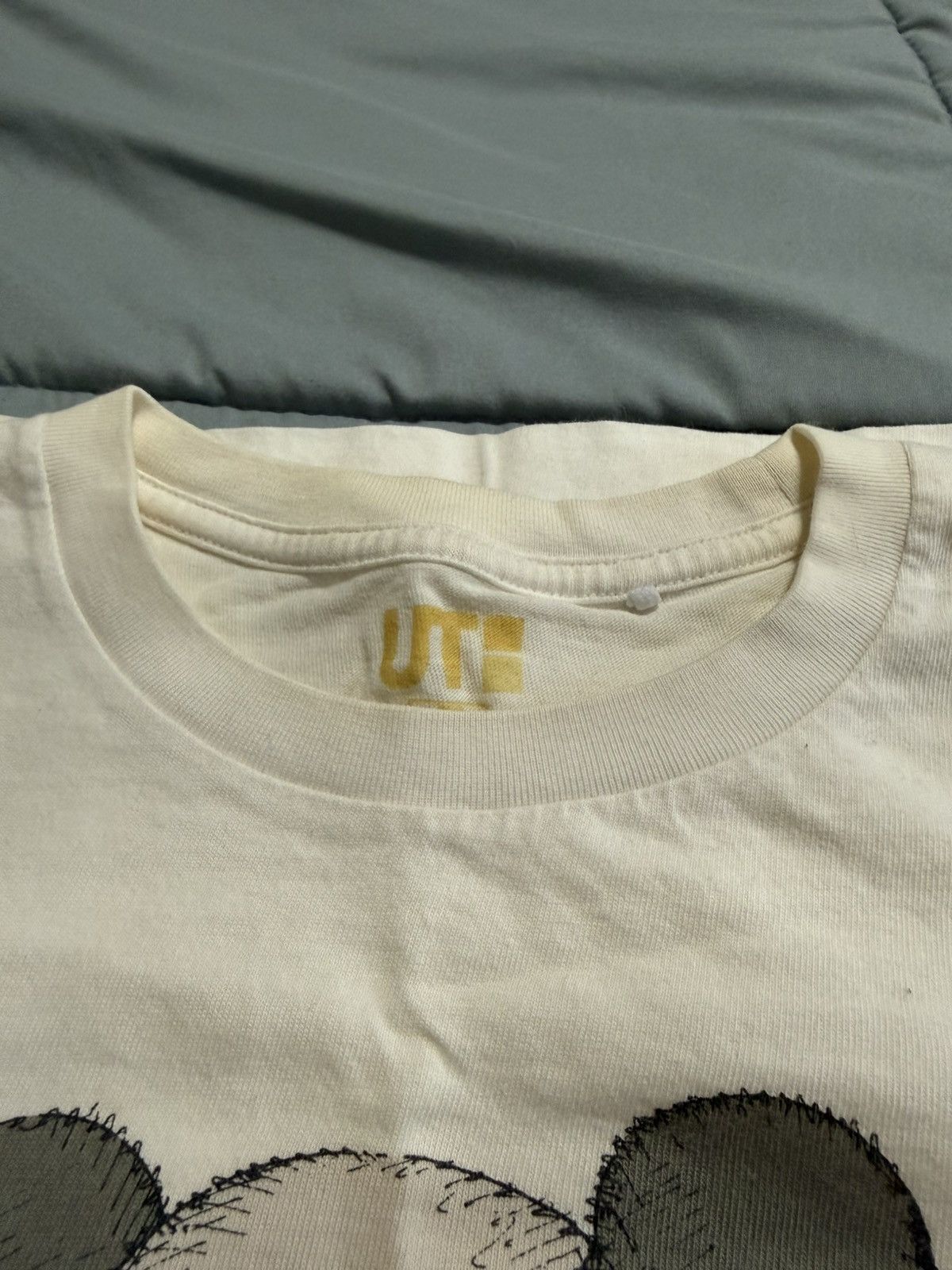 Kaws × Uniqlo KAWS x Uniqlo Passing Through Tee Size US S / EU 44-46 / 1 - 4 Thumbnail