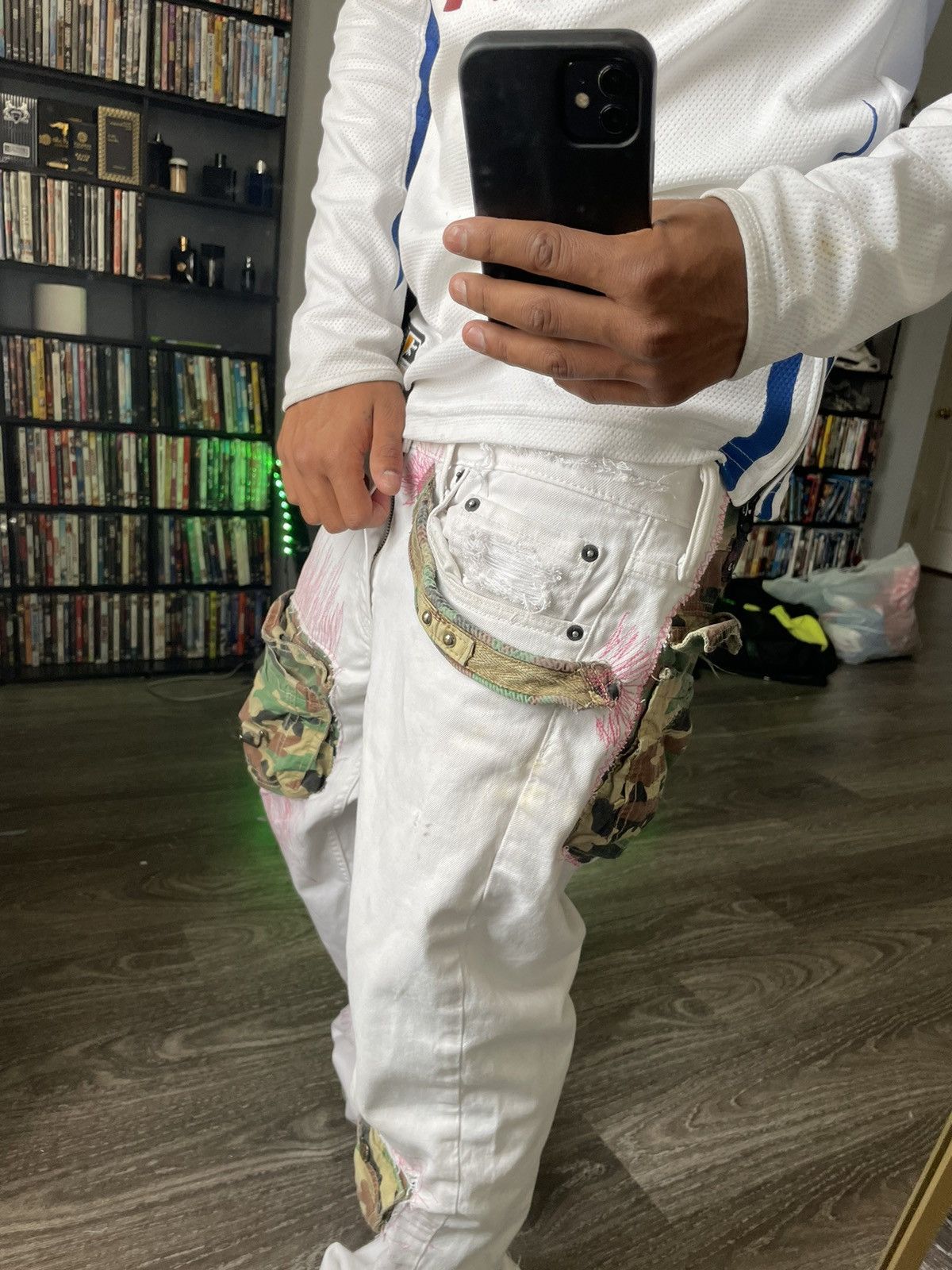Levi's Custom 1of1 White X Camo flared Jeans Size US 33 - 4 Thumbnail