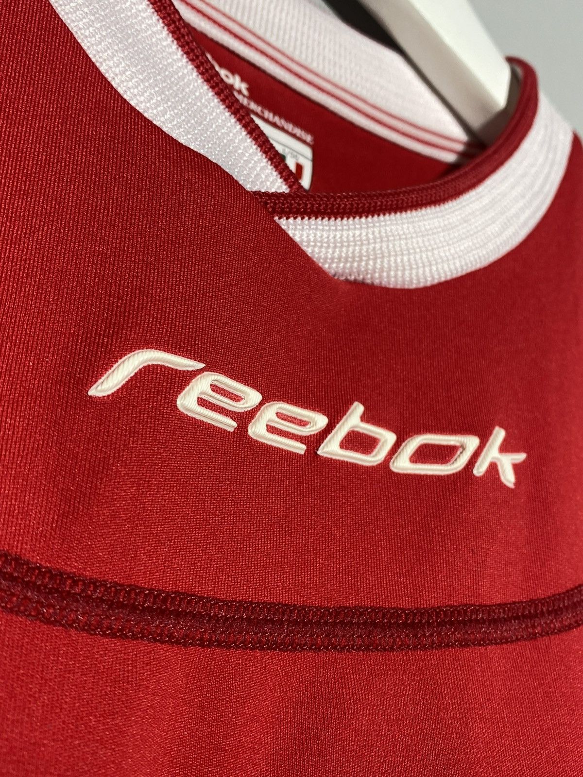 Reebok #10 Owen Liverpool FC 2002-2004 Home Reebok Football Shirt Size US L / EU 52-54 / 3 - 8 Thumbnail
