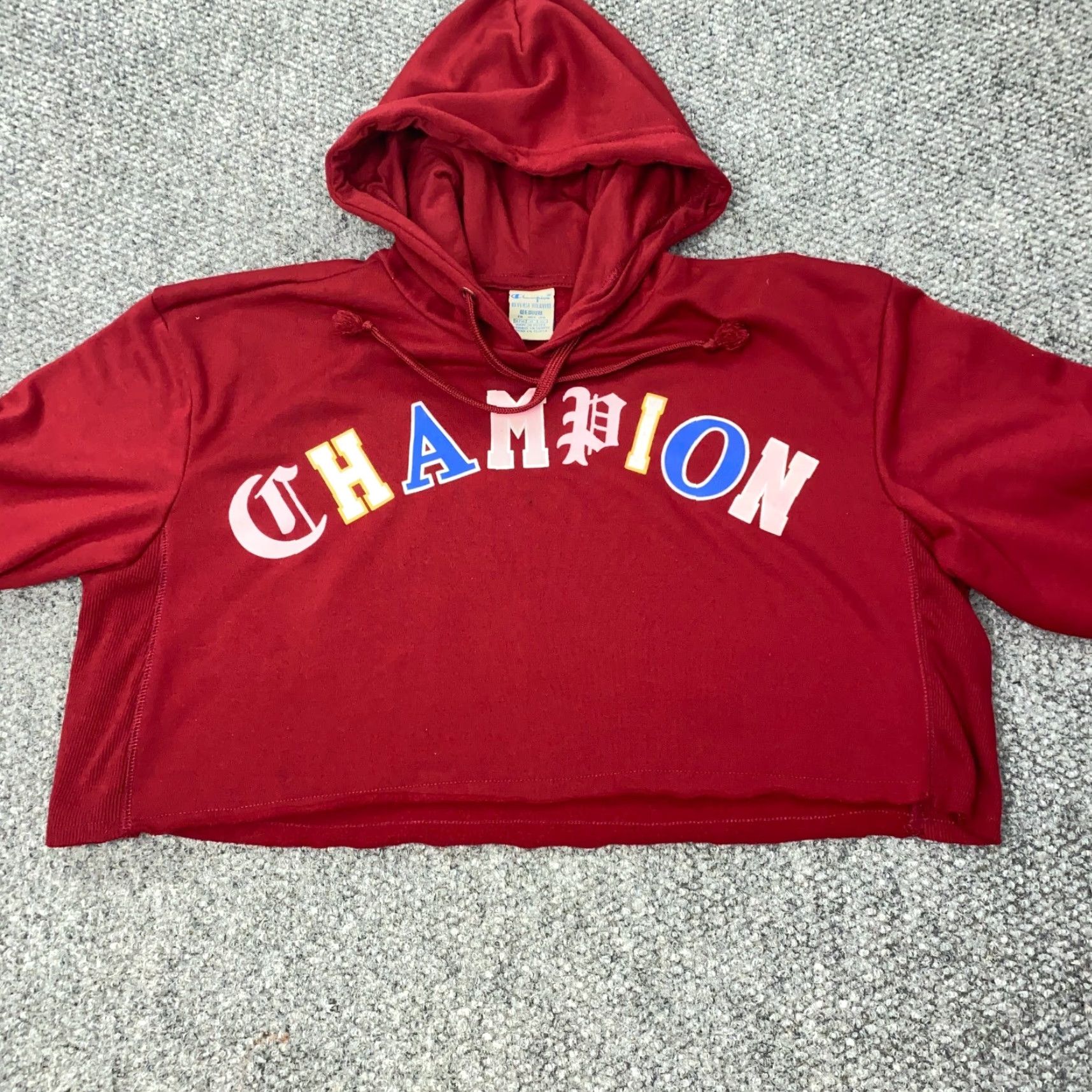 Champion Champion Hoodie Womens Medium Cropped Reverse Weave Boxy Old English Red Oversized Hooded Pullover Size M / US 6-8 / IT 42-44 - 4 Thumbnail