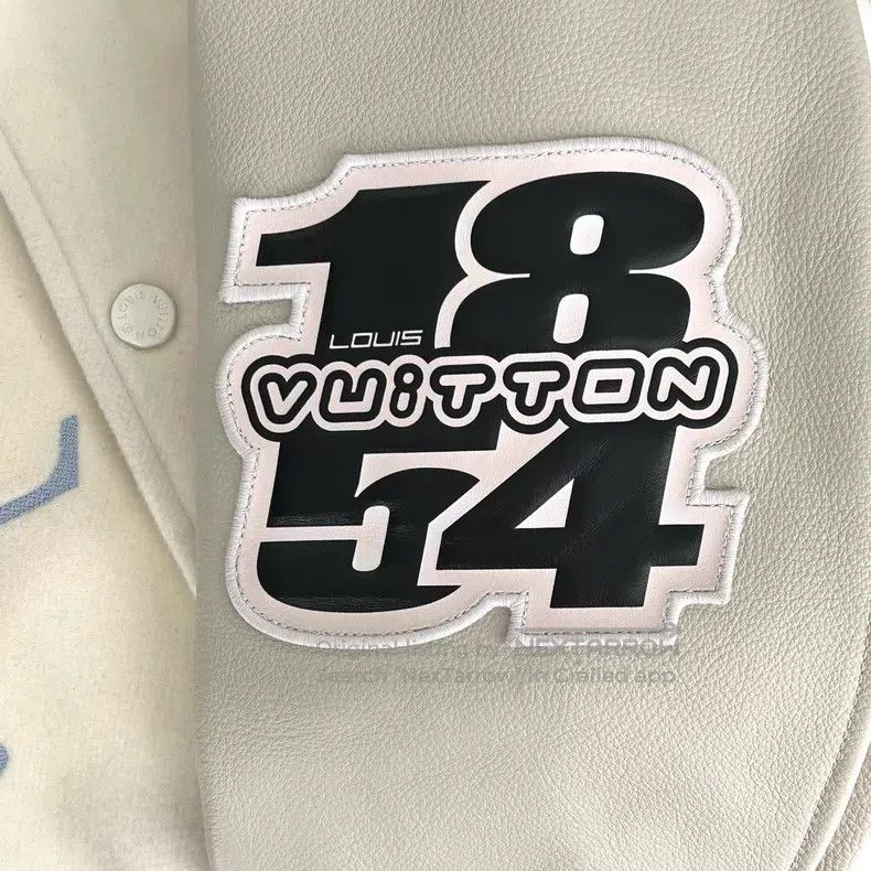 Louis Vuitton Louis Vuitton Bugs Bunny baseball jacket Size US M / EU 48-50 / 2 - 8 Thumbnail