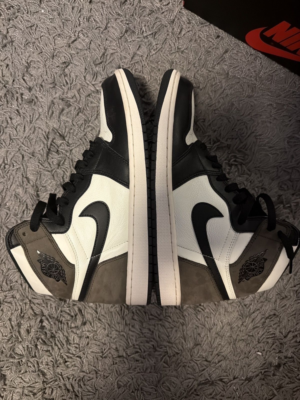 Nike Jordan 1 Dark Mocha Size US 10 / EU 43 - 1 Thumbnail