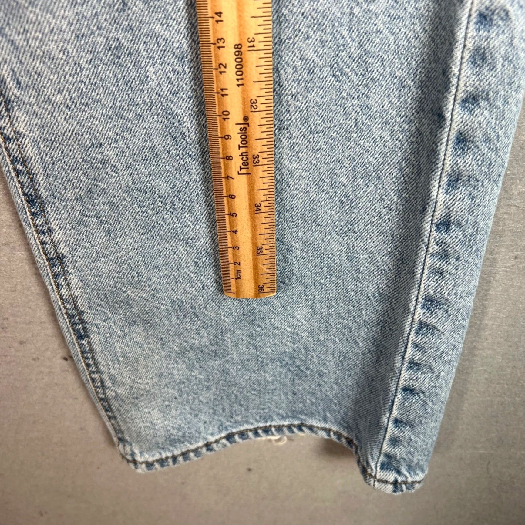 Pacsun Pacsun Womens Jeans 24 Two-Tone Light & Medium Wash Denim High-Waisted Wide-Leg Jeans Size 42" / US 20 - 6 Thumbnail