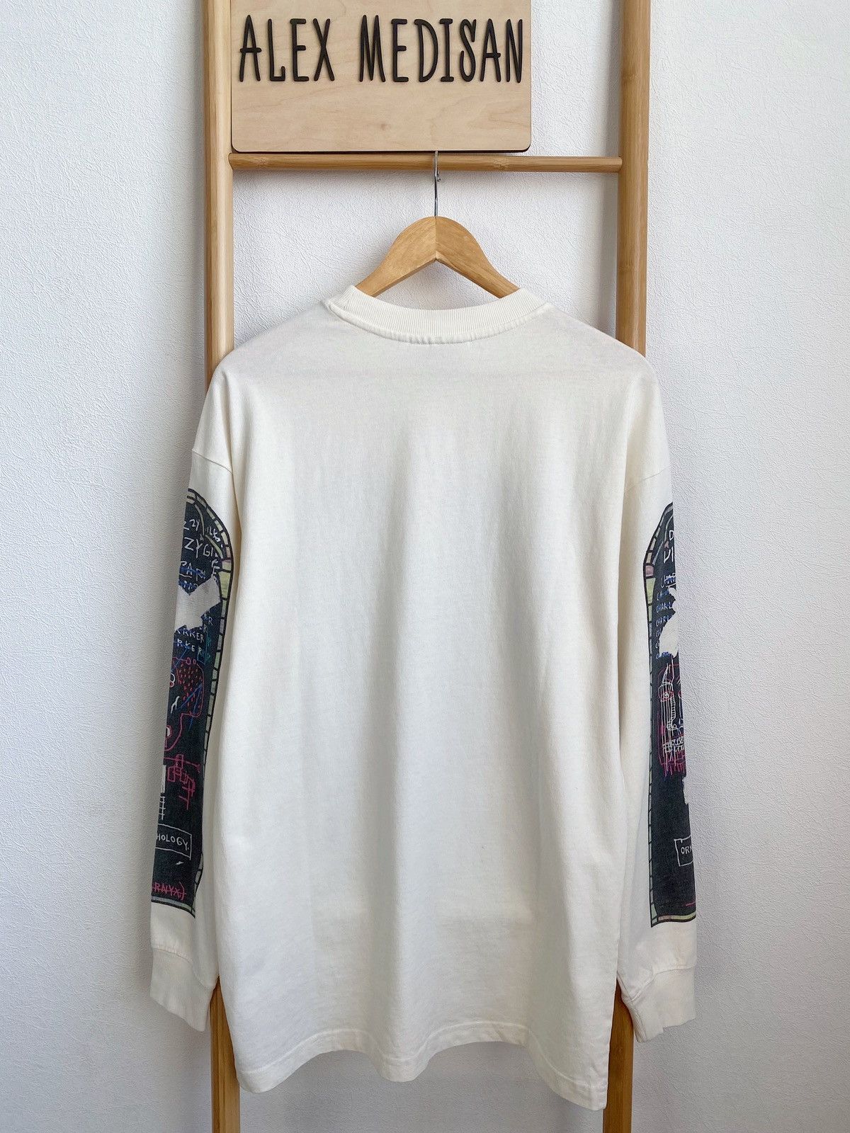 H&M × Jean-Michel Basquiat × Who Decides War WHO DECIDES WAR x BASQUIAT x H&M LONG SLEEVE RELAXED T-SHIRT Size US XL / EU 56 / 4 - 16 Thumbnail