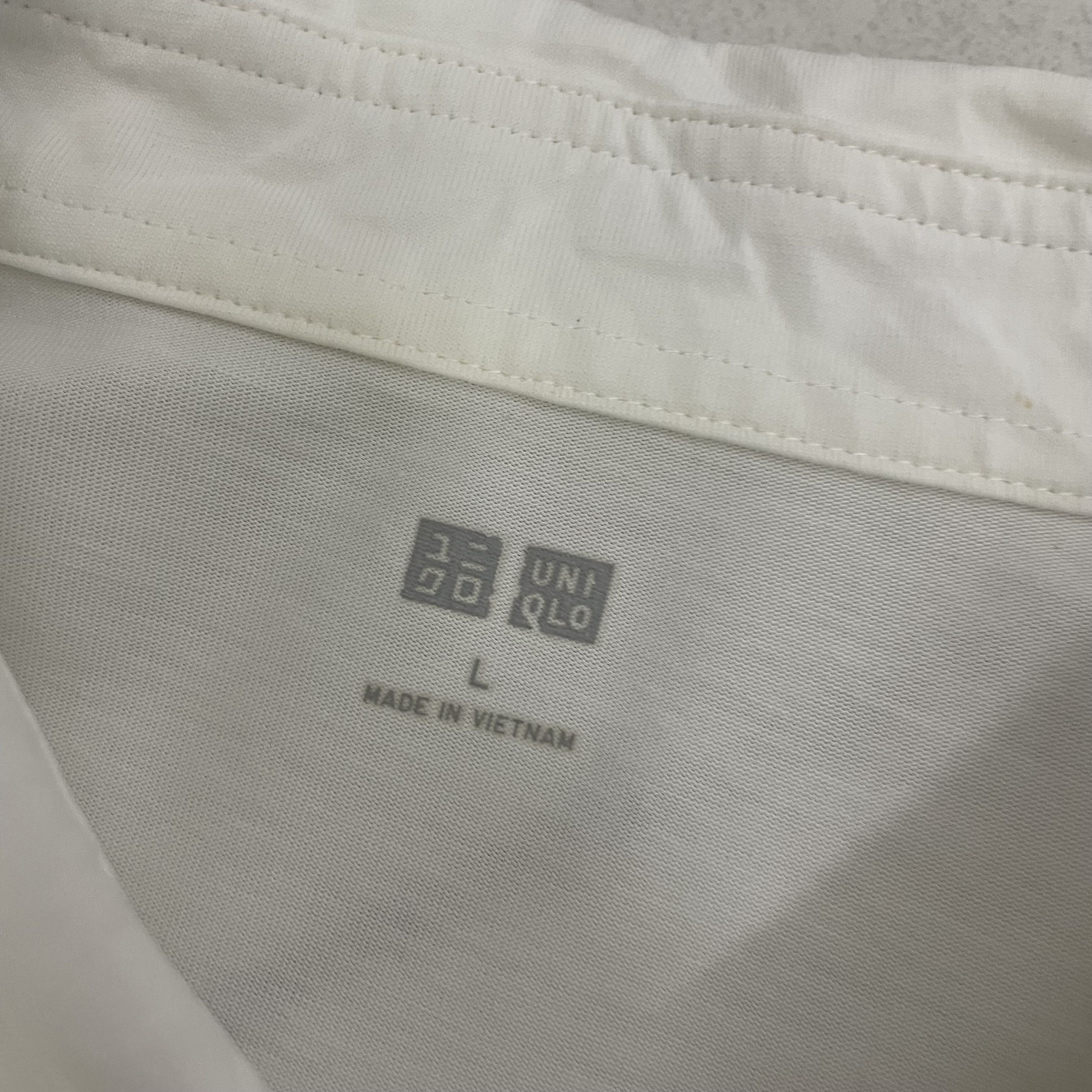 Japanese Brand × Uniqlo ⭐️SALE⭐️ [L] UNIQLO AIRISM SHIRT Size US L / EU 52-54 / 3 - 4 Thumbnail