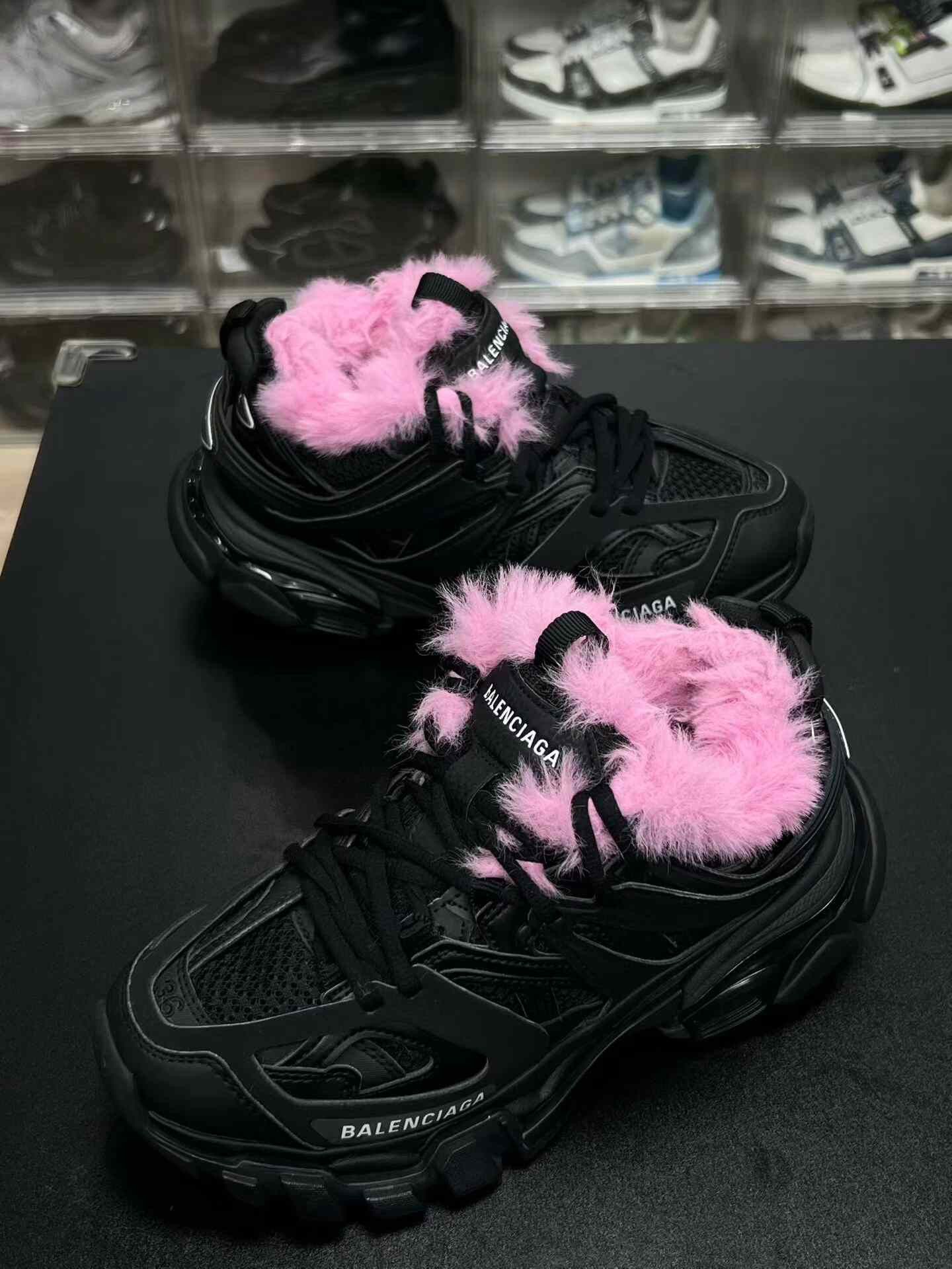 Balenciaga Balenciaga Lowtop Sneakers 36 Women Size US 6 / IT 36 - 1 Thumbnail