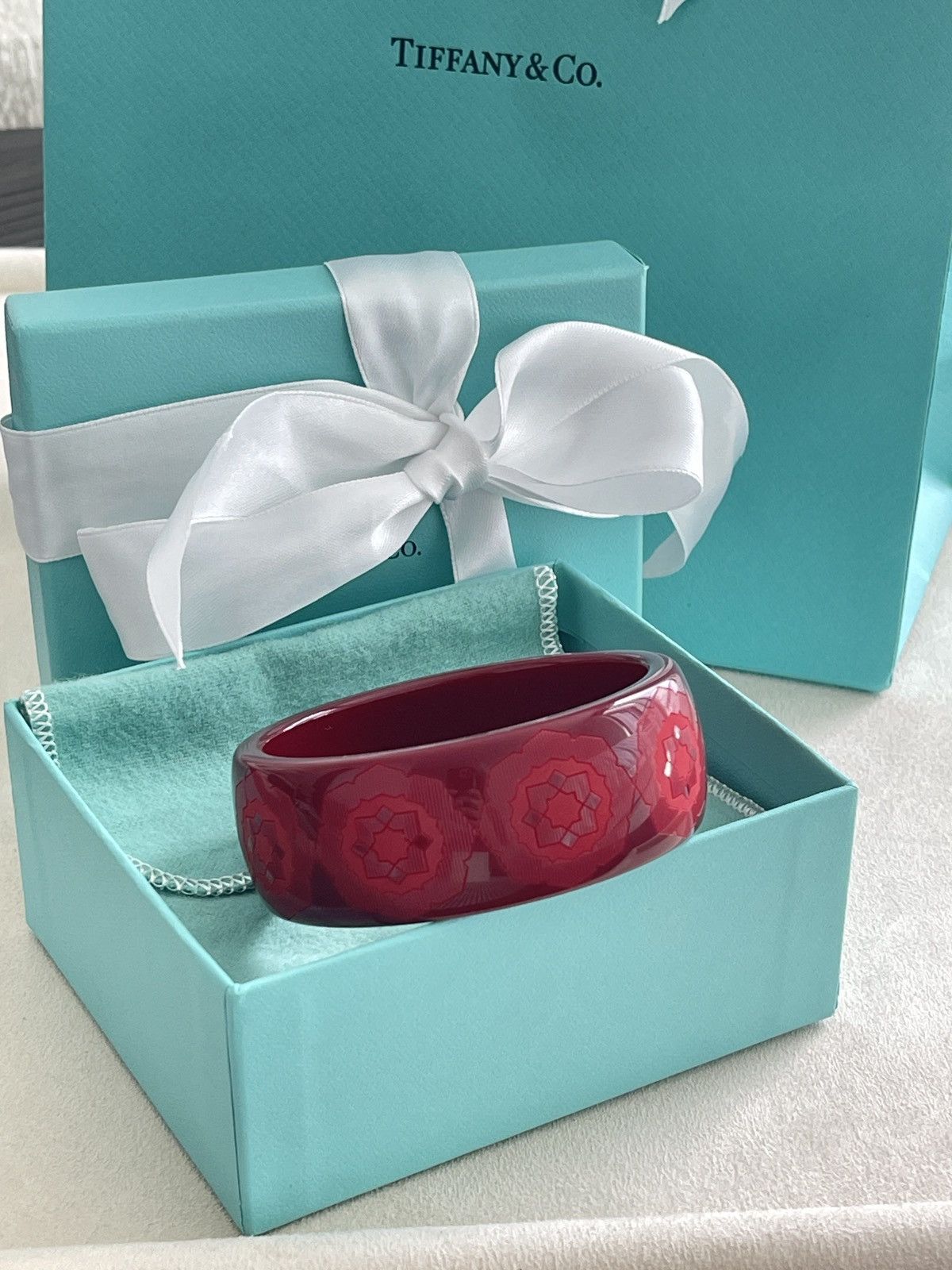 Tiffany & Co. TIFFANY & CO. RESIN PALOMA PICASSO RED ZELLIGE BANGLE $745 Size ONE SIZE - 9 Thumbnail